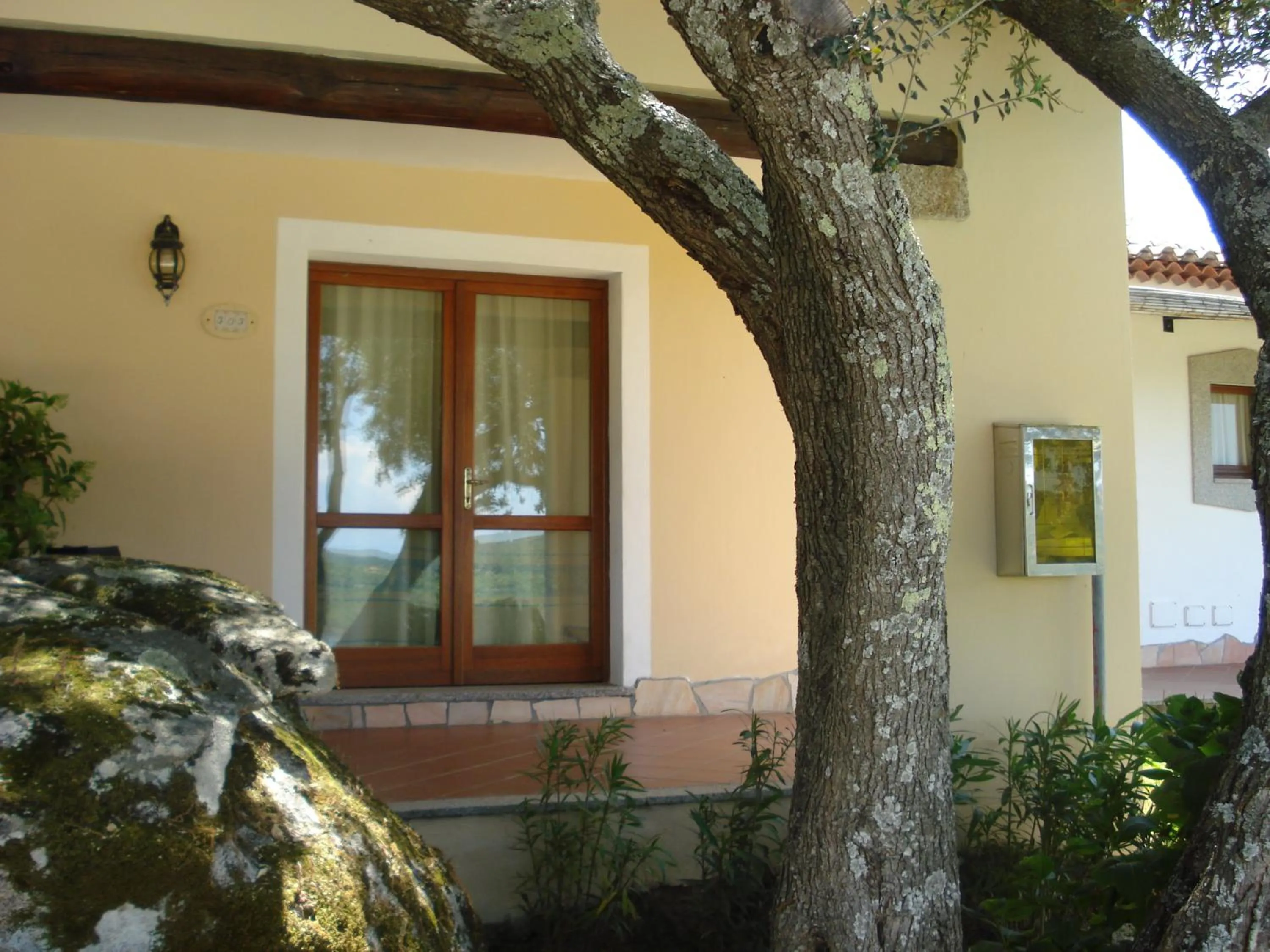 Garden in Hotel Valkarana Country Relais