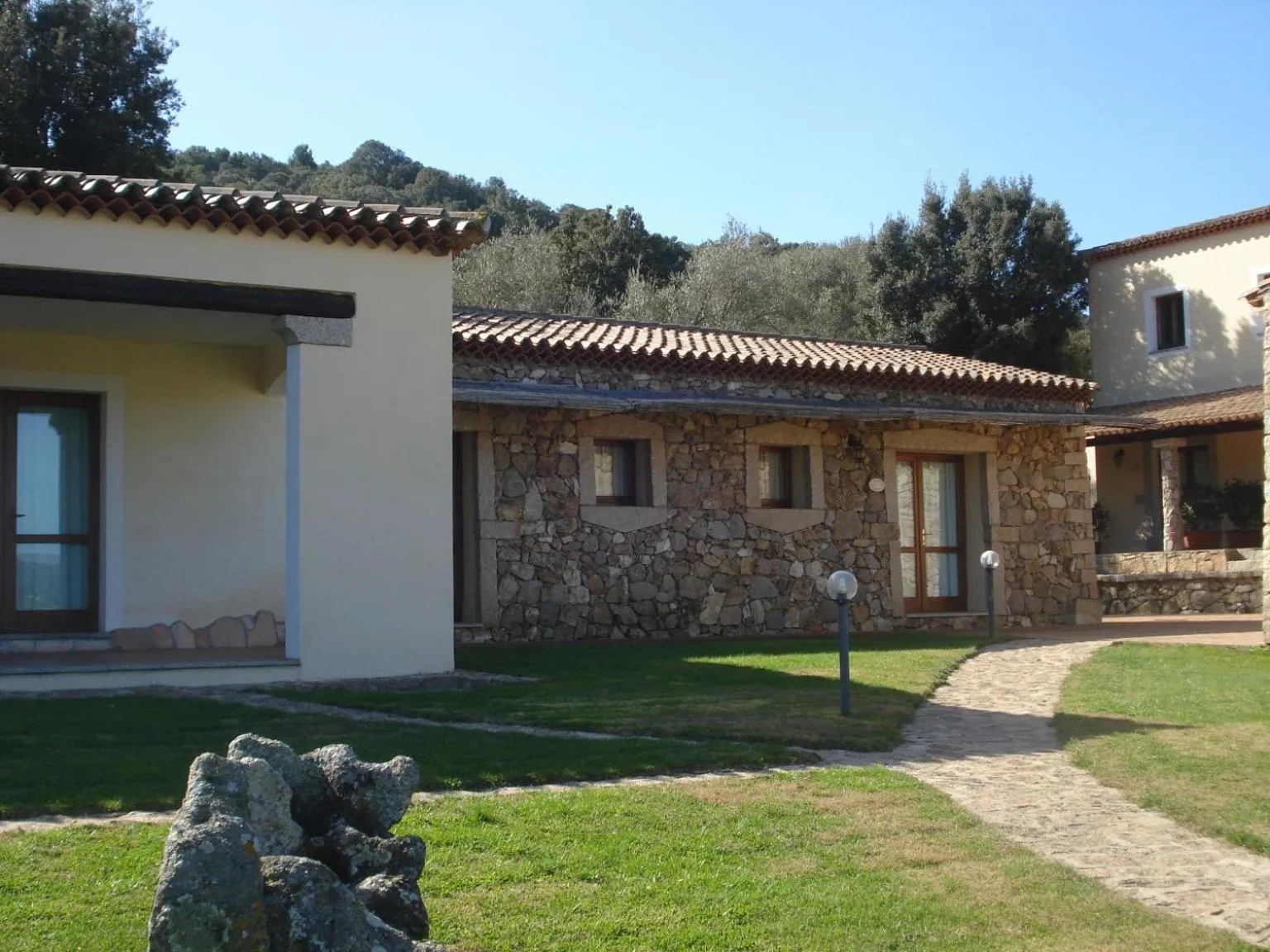 Garden in Hotel Valkarana Country Relais