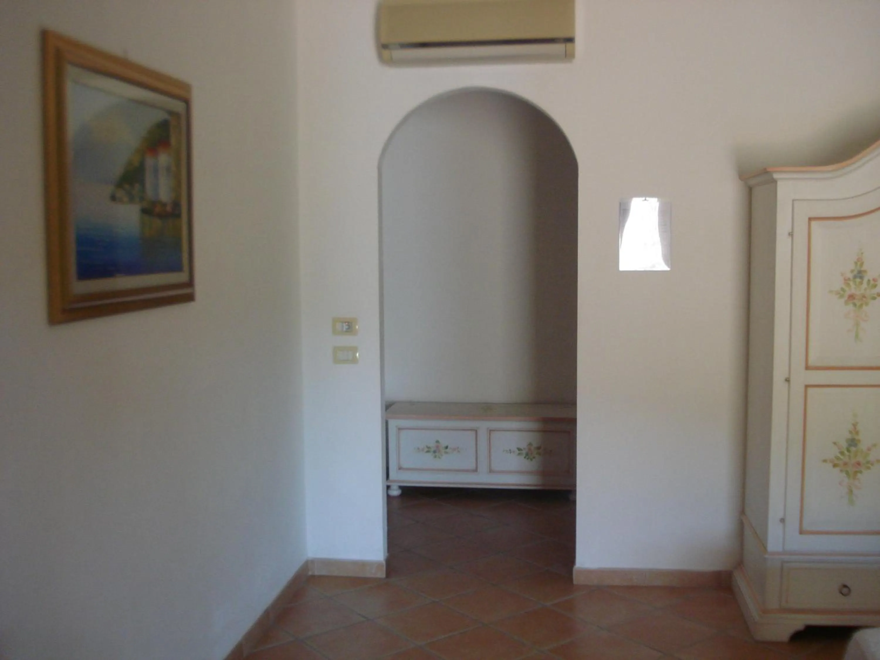 wardrobe in Hotel Valkarana Country Relais