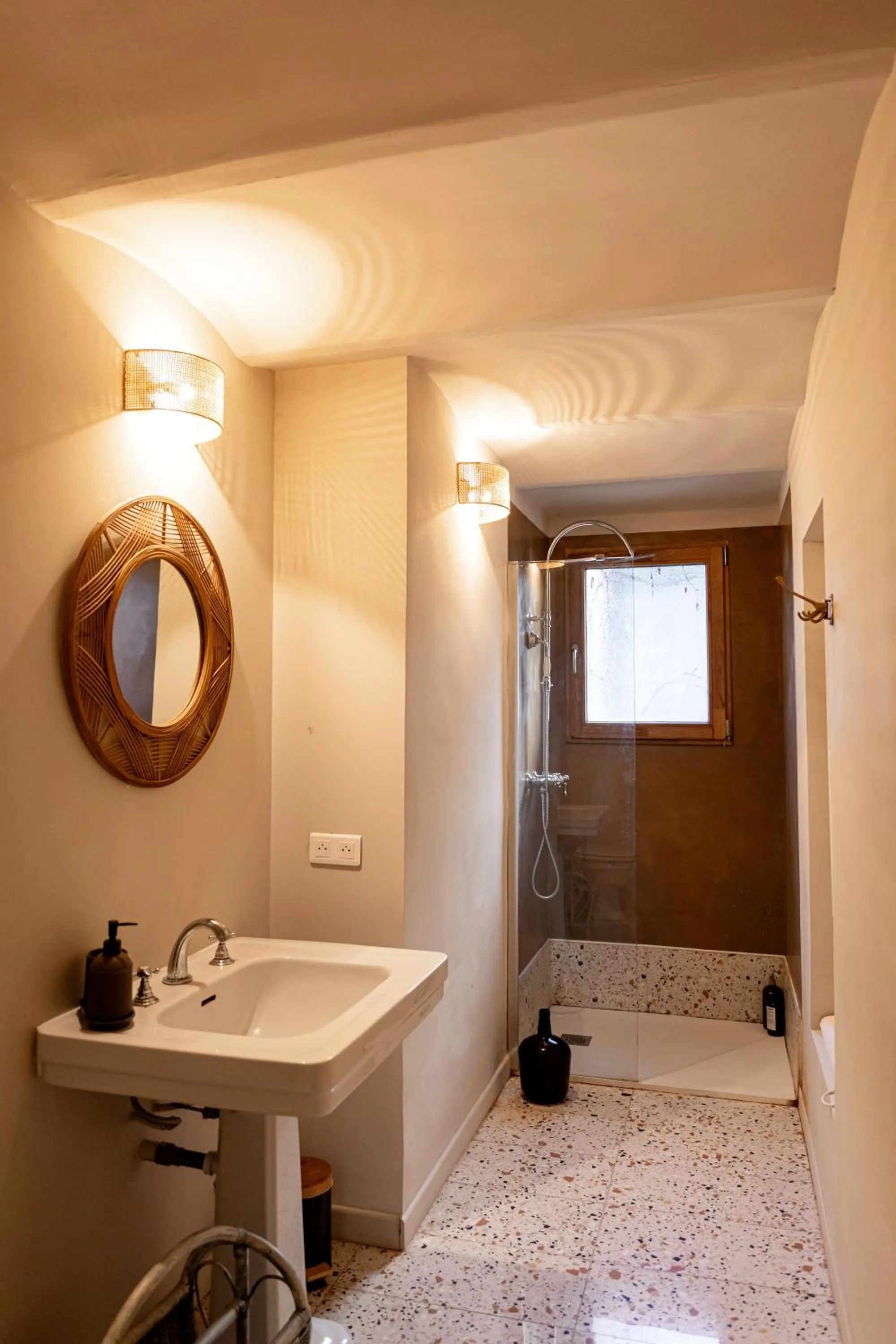 Bathroom in Maison Sumiane - Maison d hotes et locations avec piscine