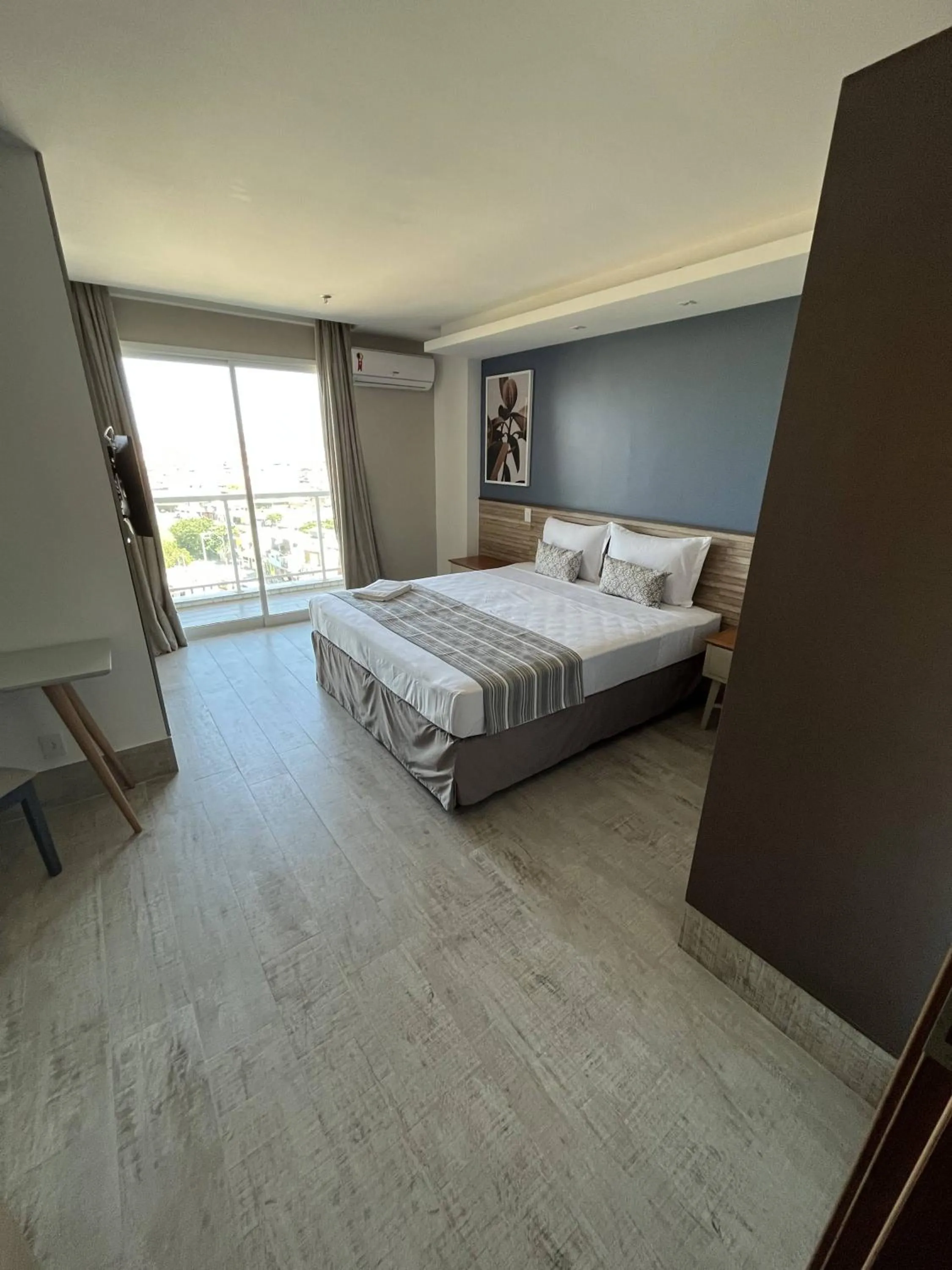 Double Room - single occupancy - Disability Access in Golden Towers Hotel