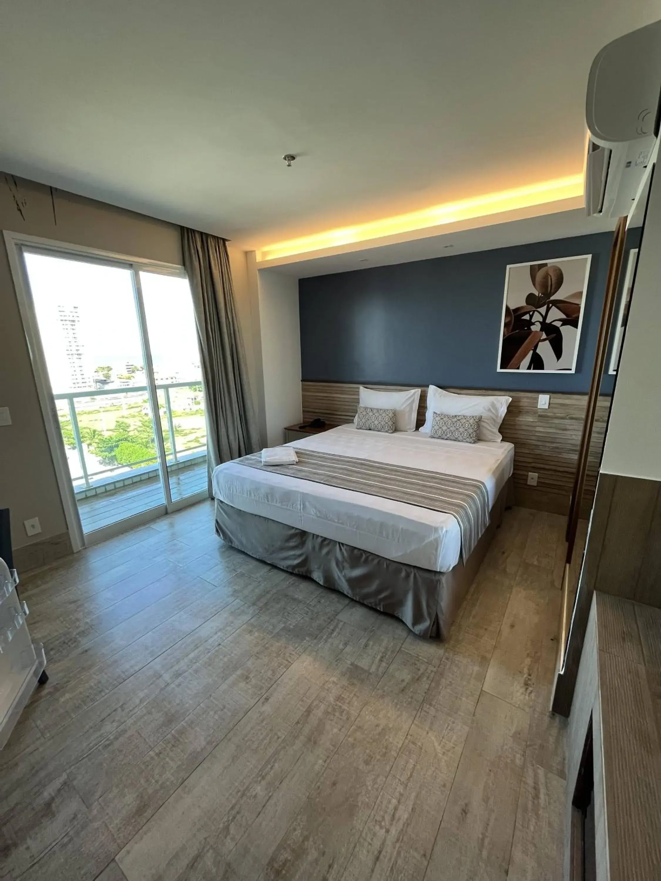 Deluxe Double Room with Bath - single occupancy in Golden Towers Hotel Deluxe Double Room with Bath - single occupancy in Golden Towers Hotel