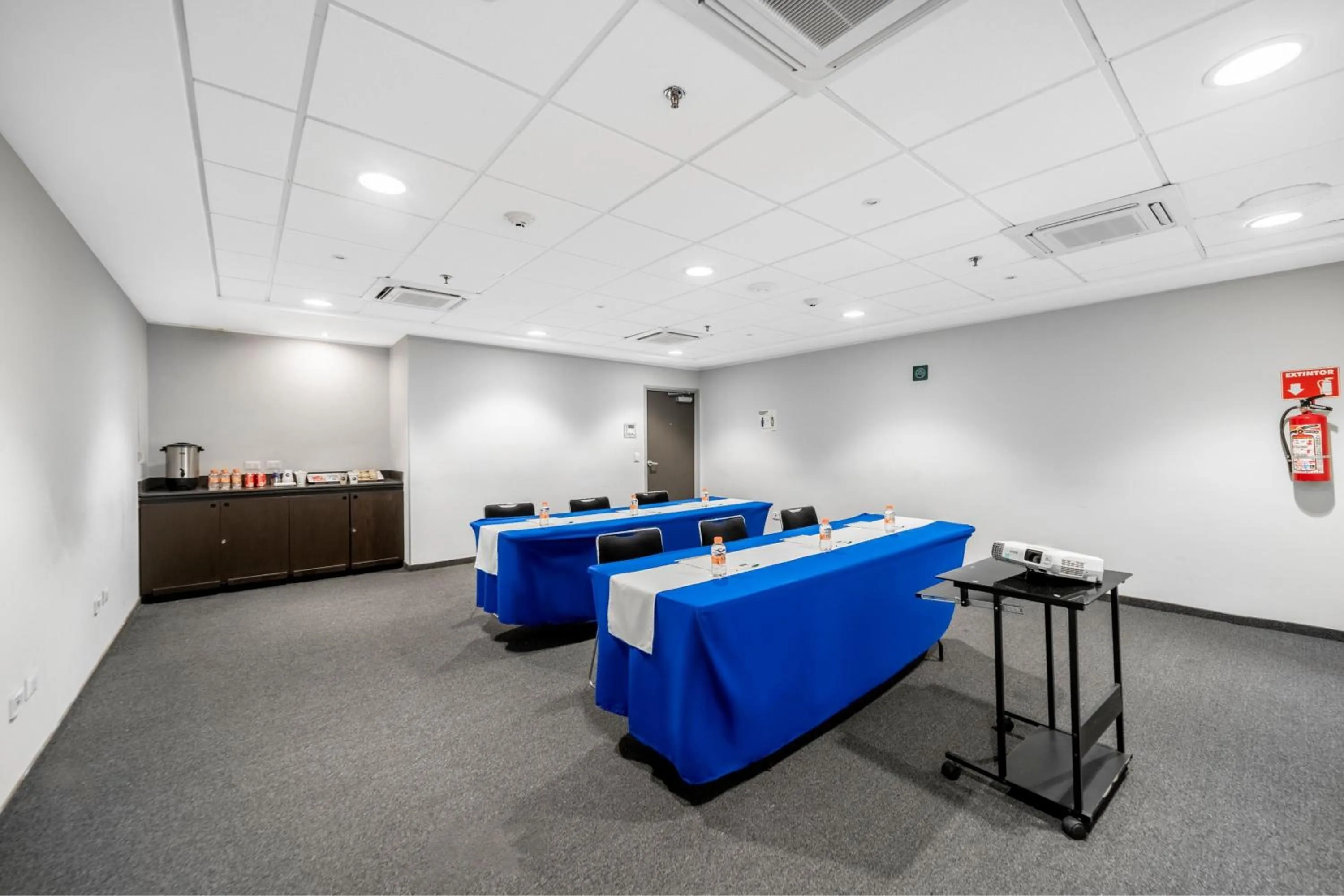 Meeting/conference room in City Express Junior by Marriott Ciudad del Carmen