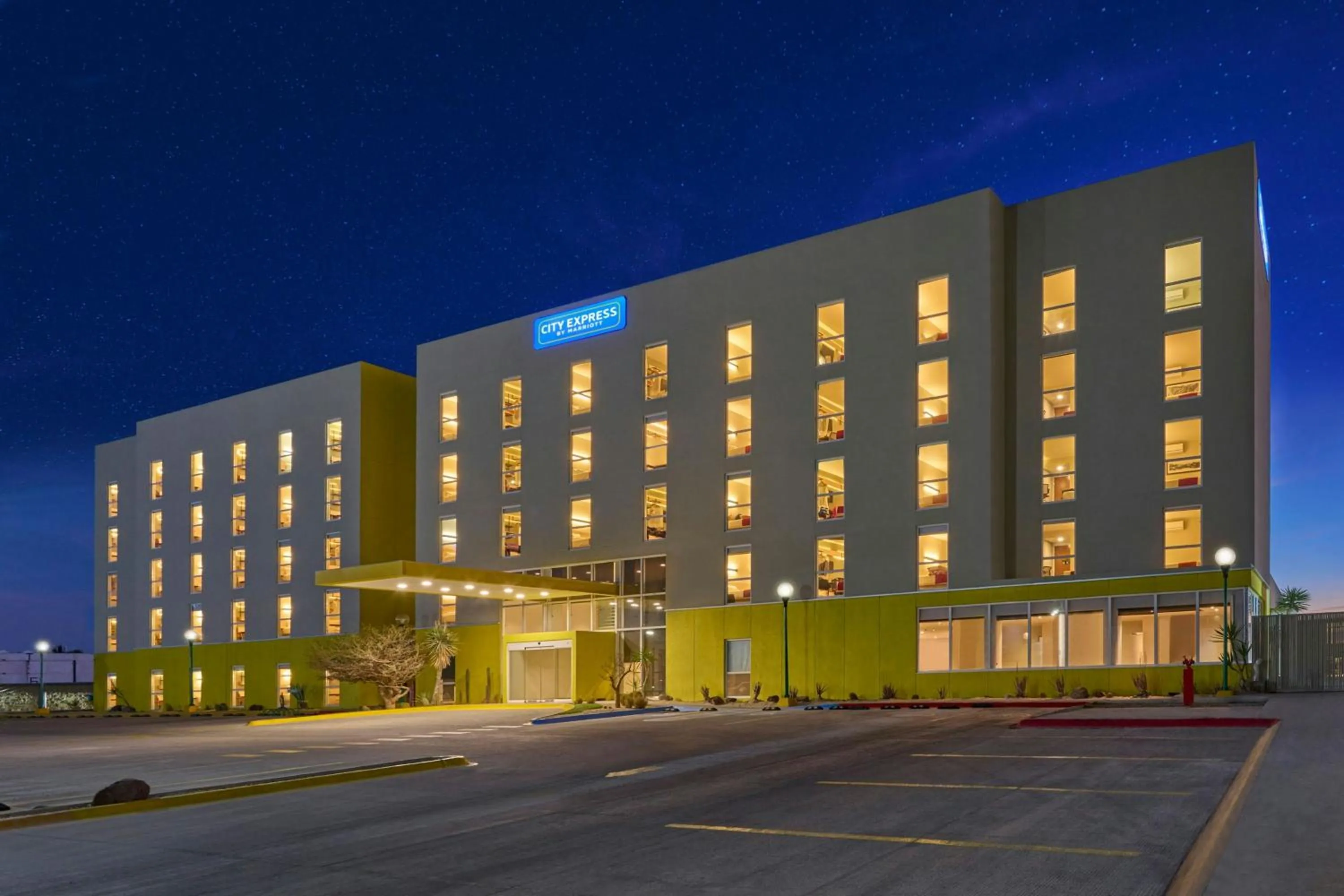 Property building in City Express by Marriott La Paz