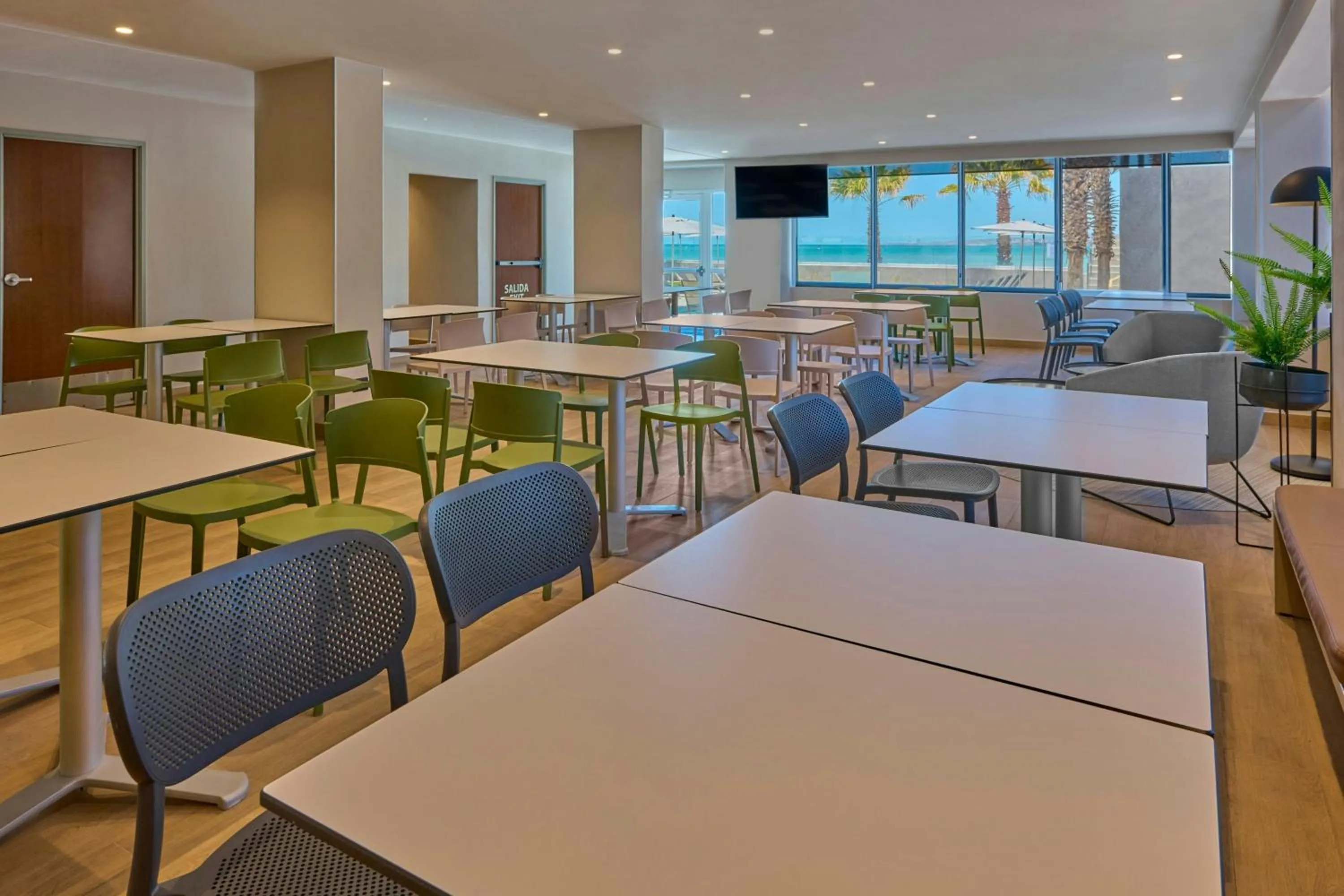 Breakfast in City Express by Marriott La Paz