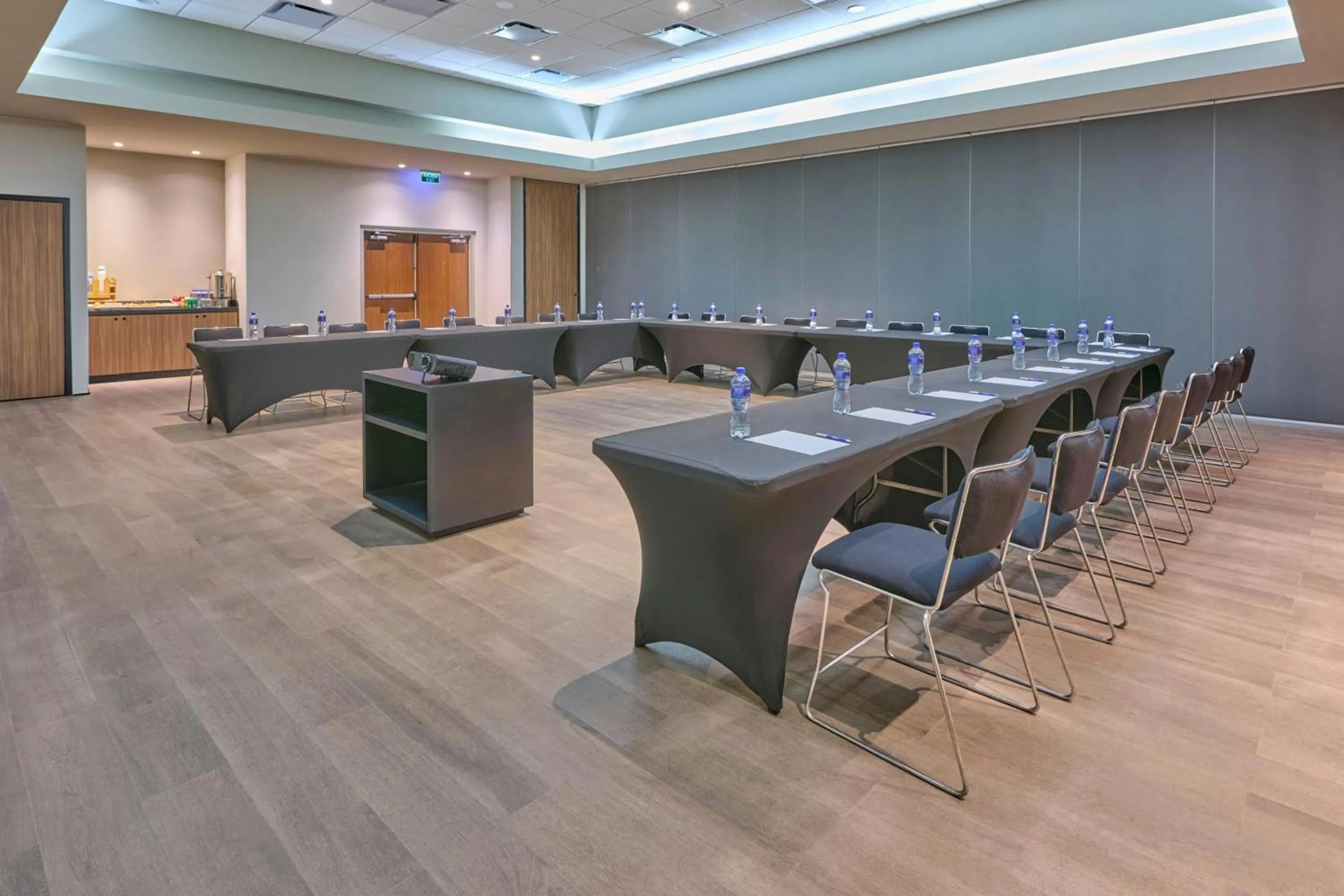Meeting/conference room in City Express by Marriott La Paz