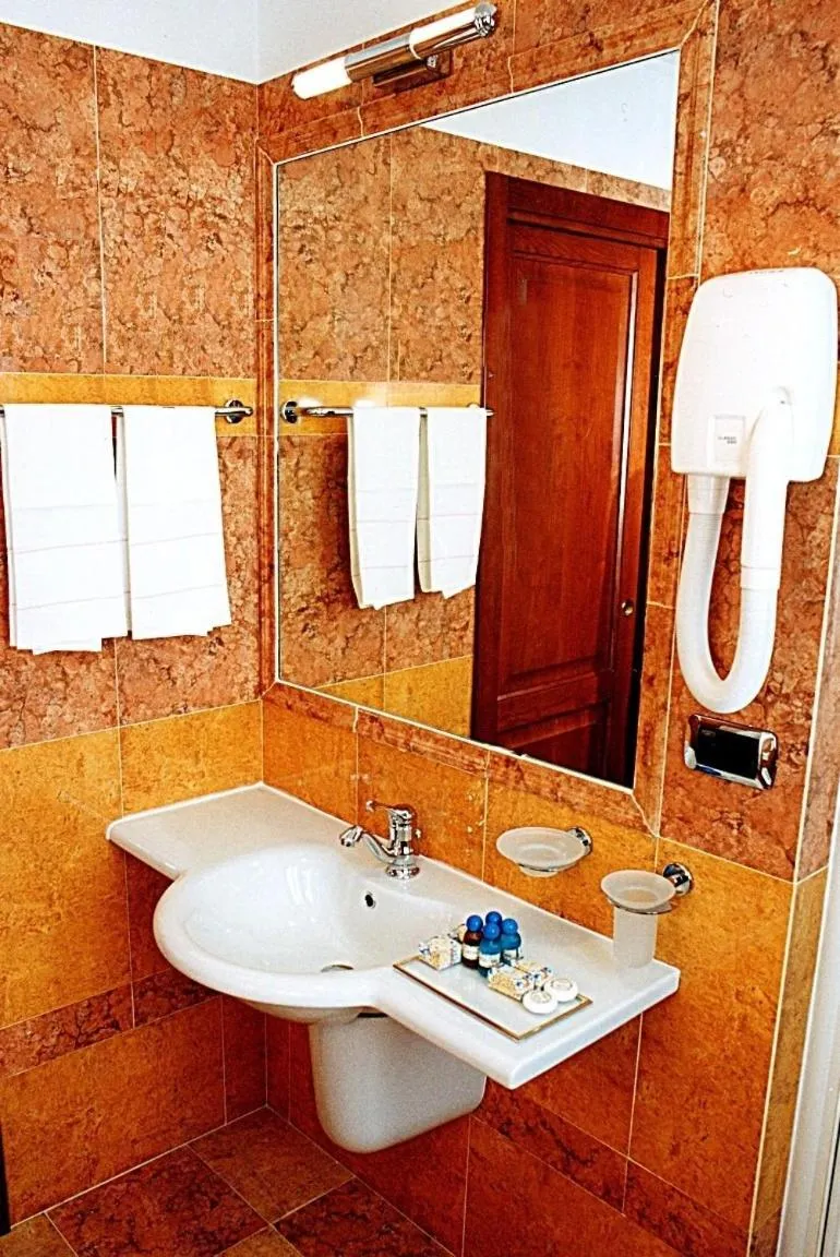 Bathroom in Hotel Antico Masetto