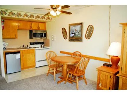 Kitchen or kitchenette in Silver Creek Lodge