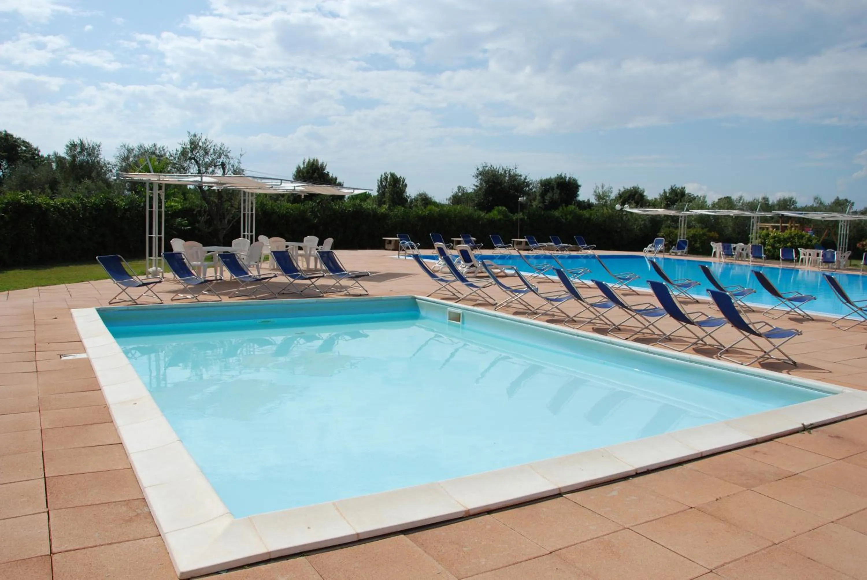 Swimming pool in Hotel Borgo degli Olivi