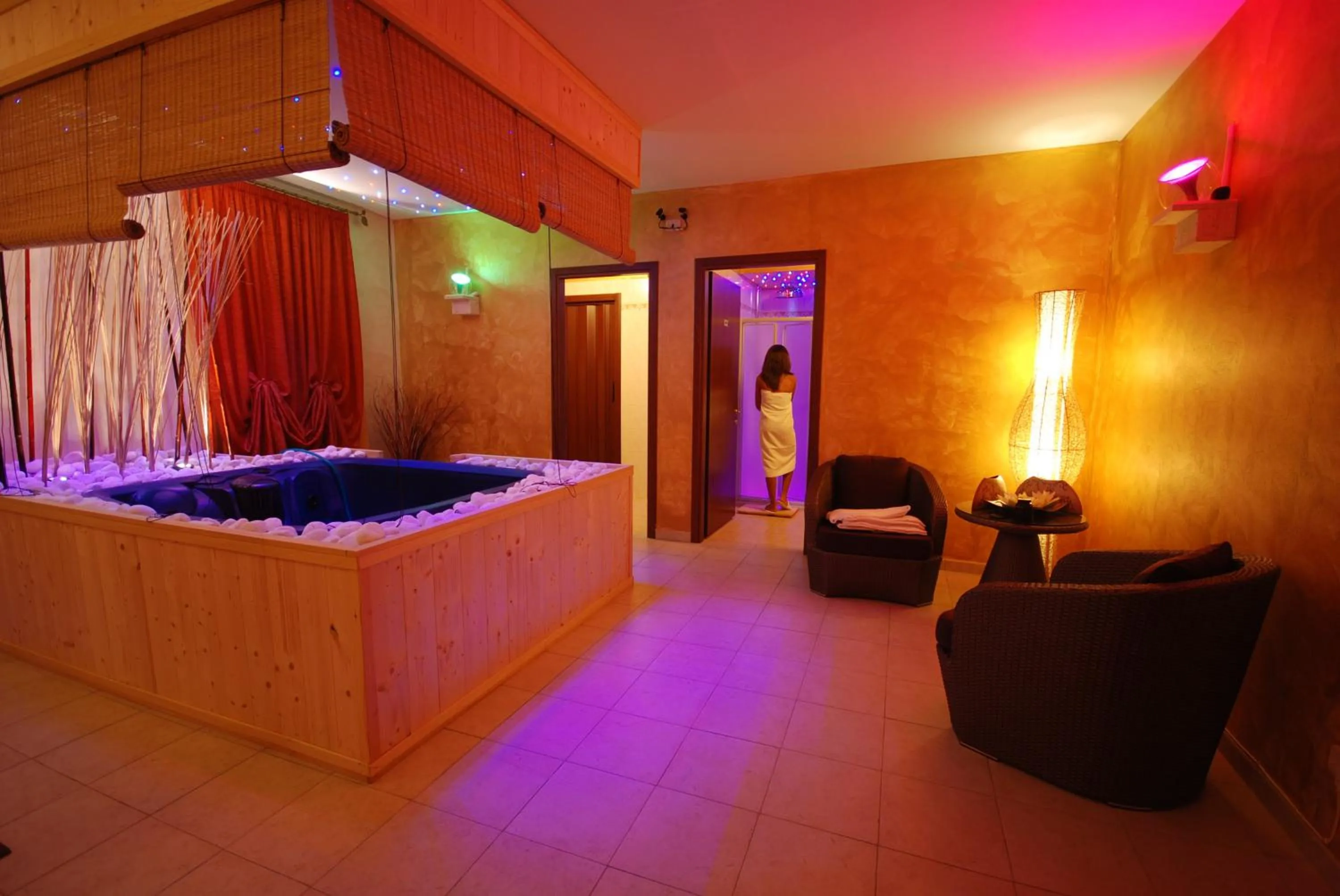 Hot Tub in Hotel Borgo degli Olivi