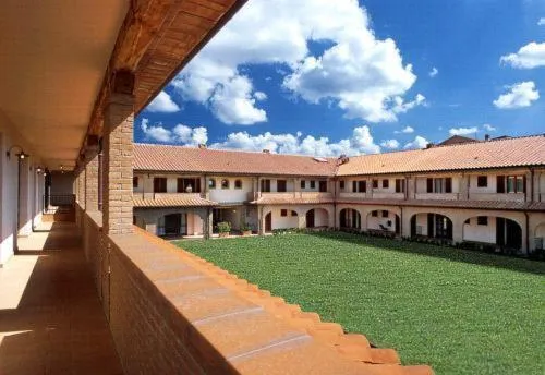 Garden view in Hotel Borgo degli Olivi
