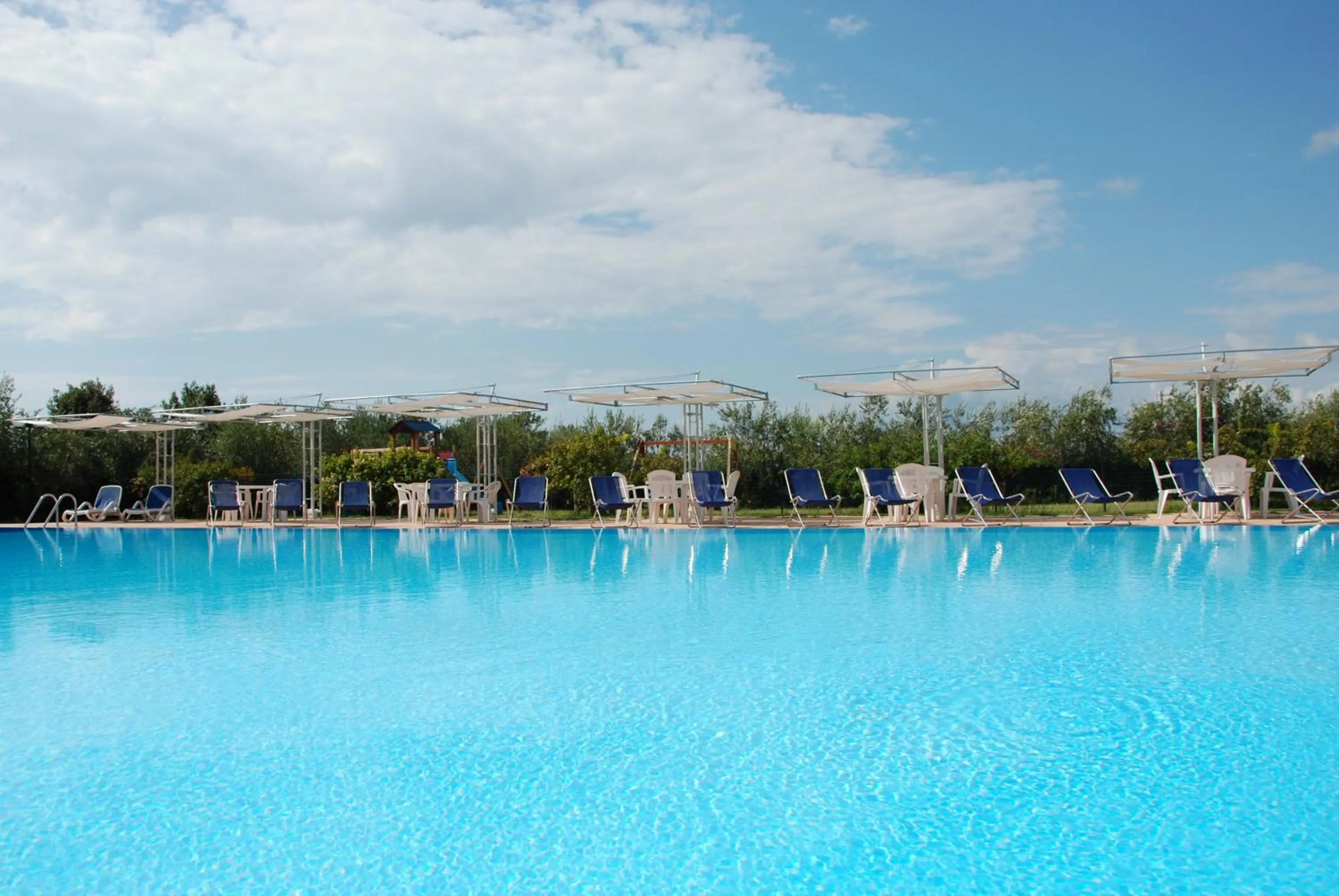 Swimming pool in Hotel Borgo degli Olivi