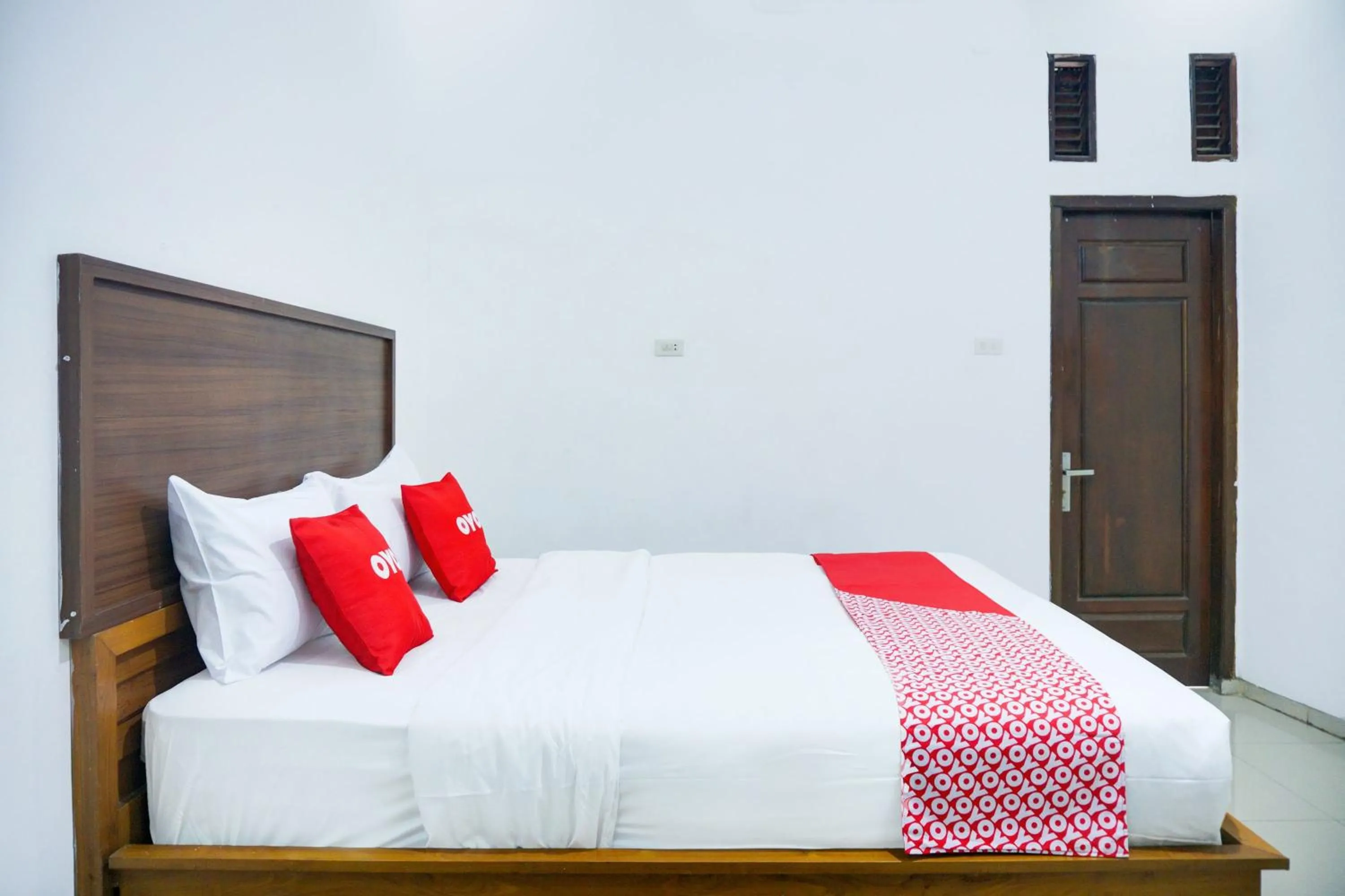 Bedroom, Bed in Hotel O Teluk Betung Near Water Park Lembah Hijau Formerly Kanajiwa Guesthouse 1