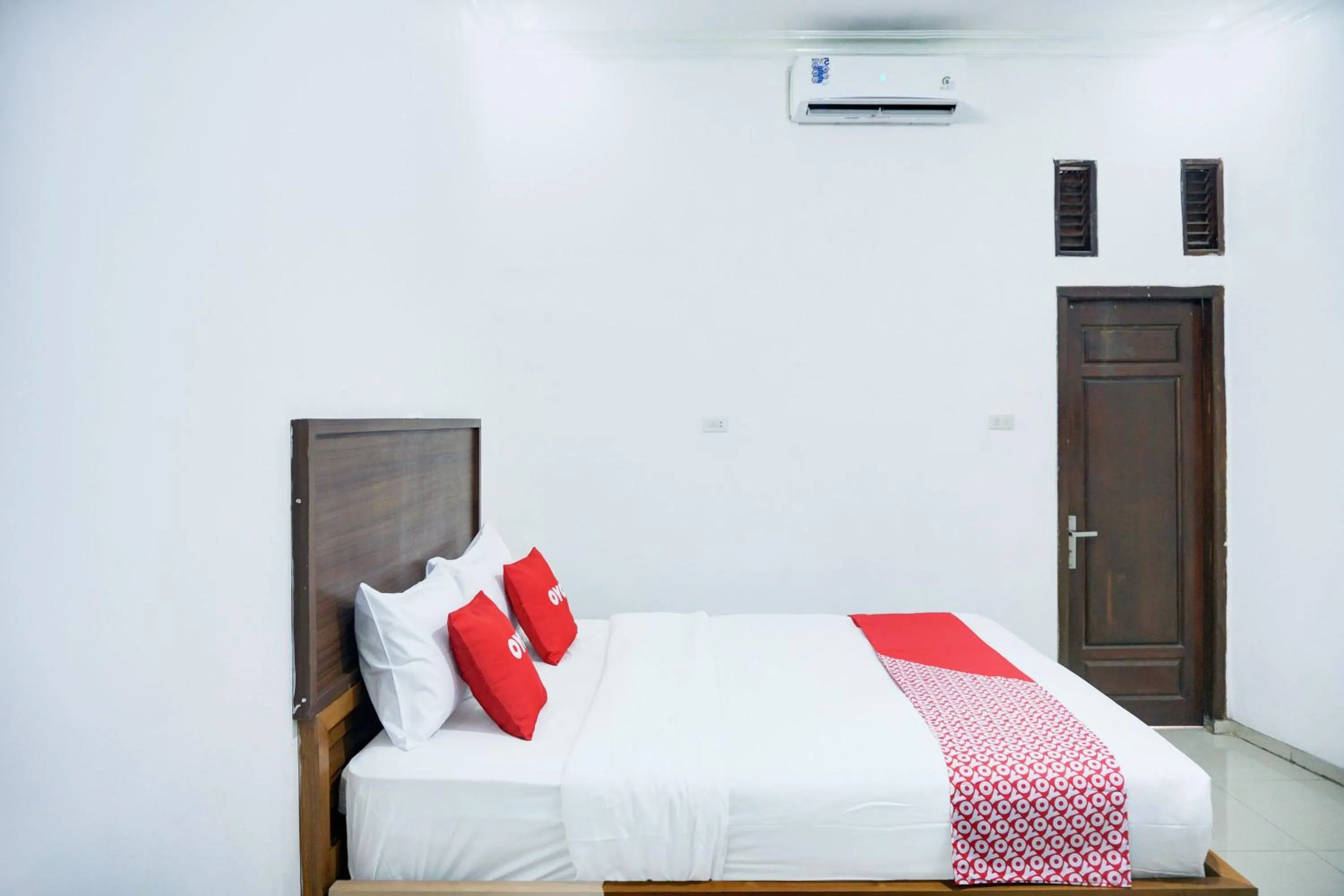 Bedroom, Bed in Hotel O Teluk Betung Near Water Park Lembah Hijau Formerly Kanajiwa Guesthouse 1