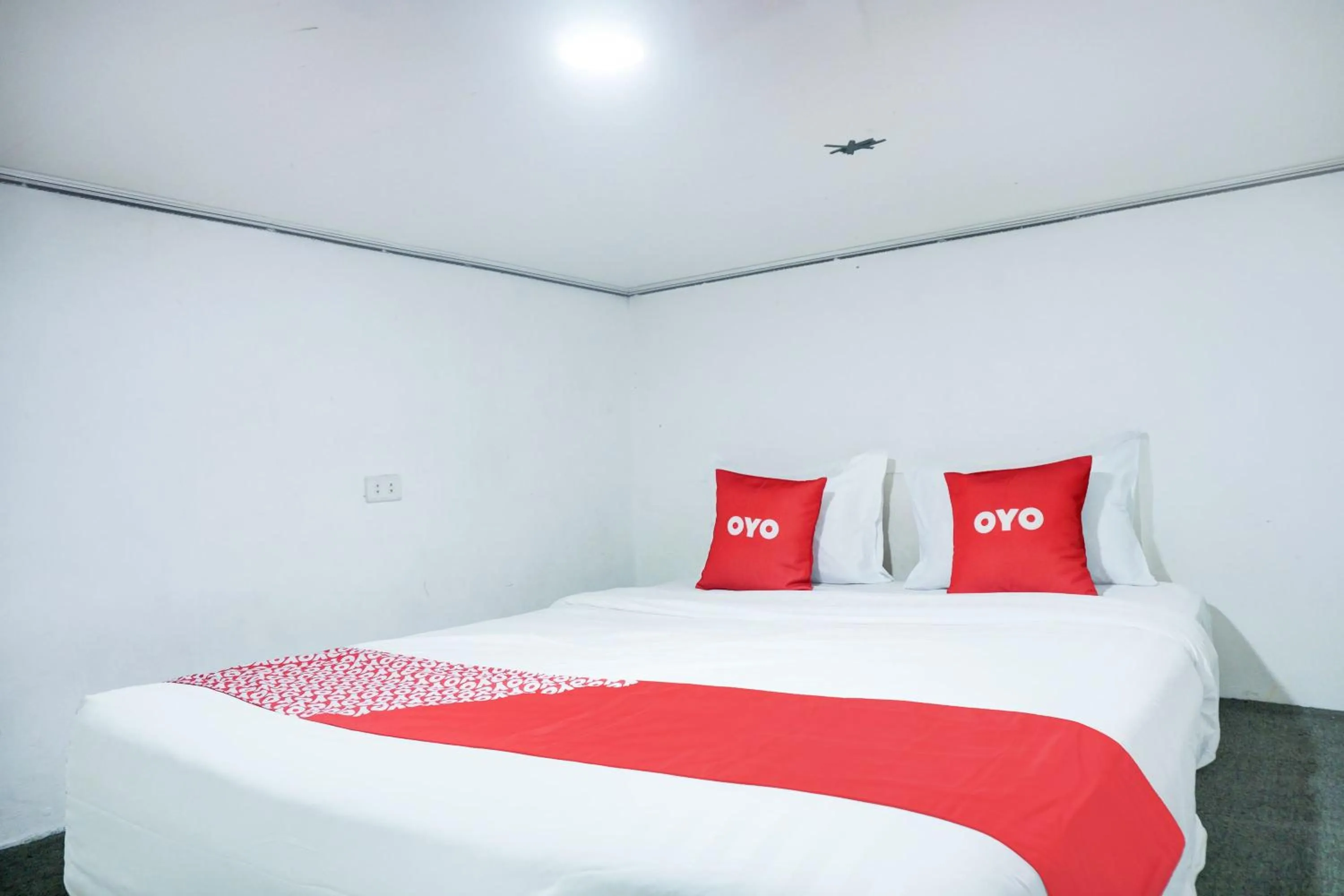 Bedroom, Bed in Hotel O Teluk Betung Near Water Park Lembah Hijau Formerly Kanajiwa Guesthouse 1