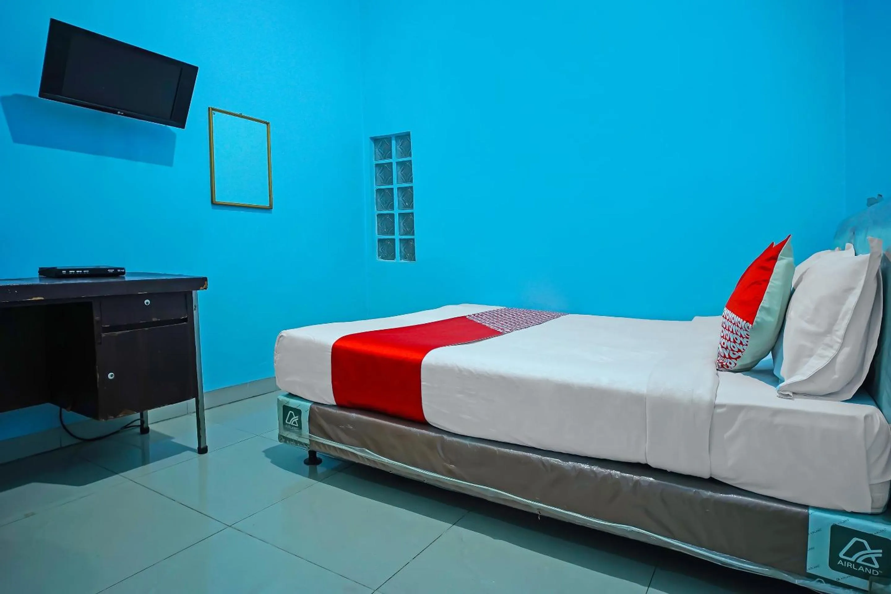 Bedroom, Bed in Hotel O Sidikalang Near KEJAKSAAN NEGERI DAIRI