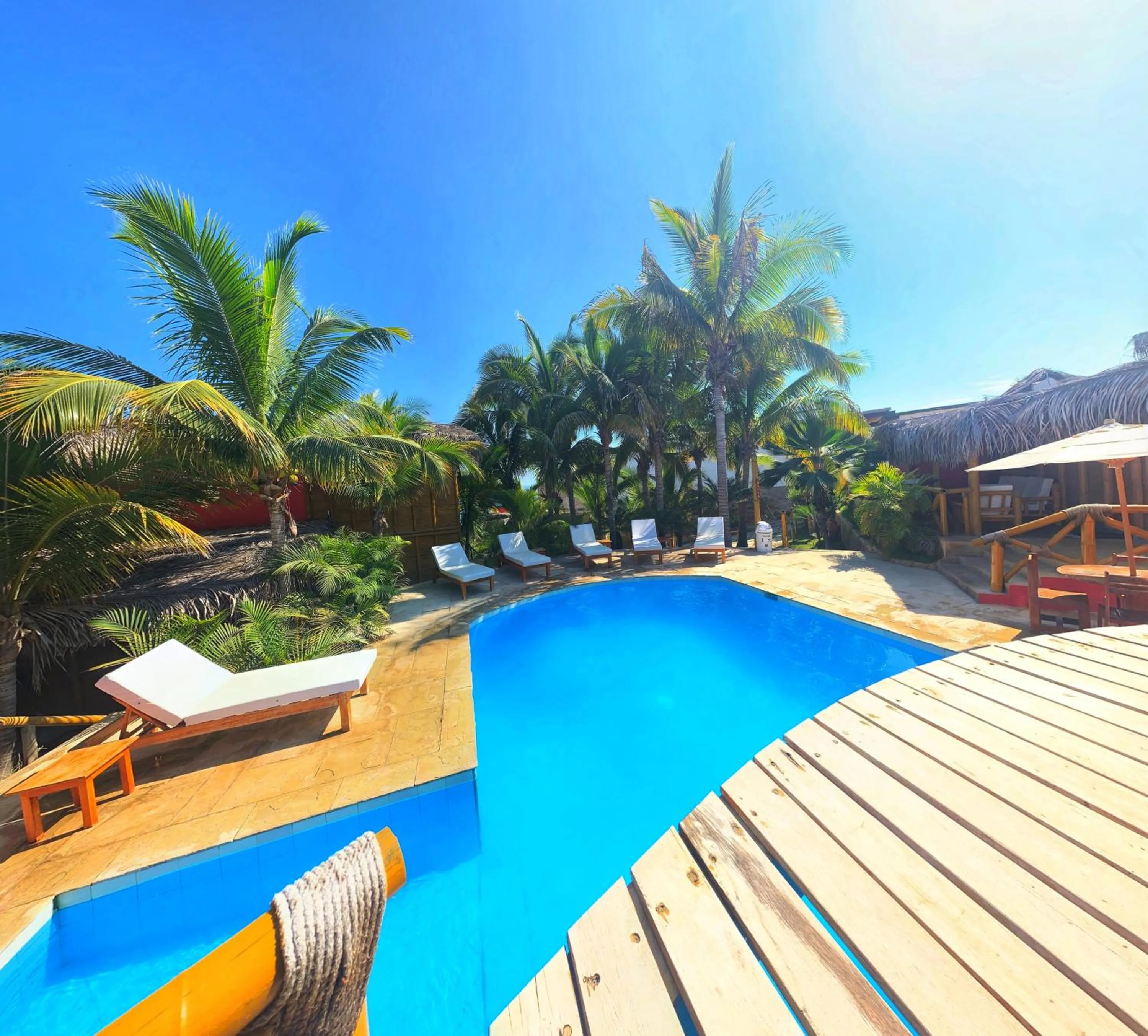 Swimming pool in El Mirador de Vichayito