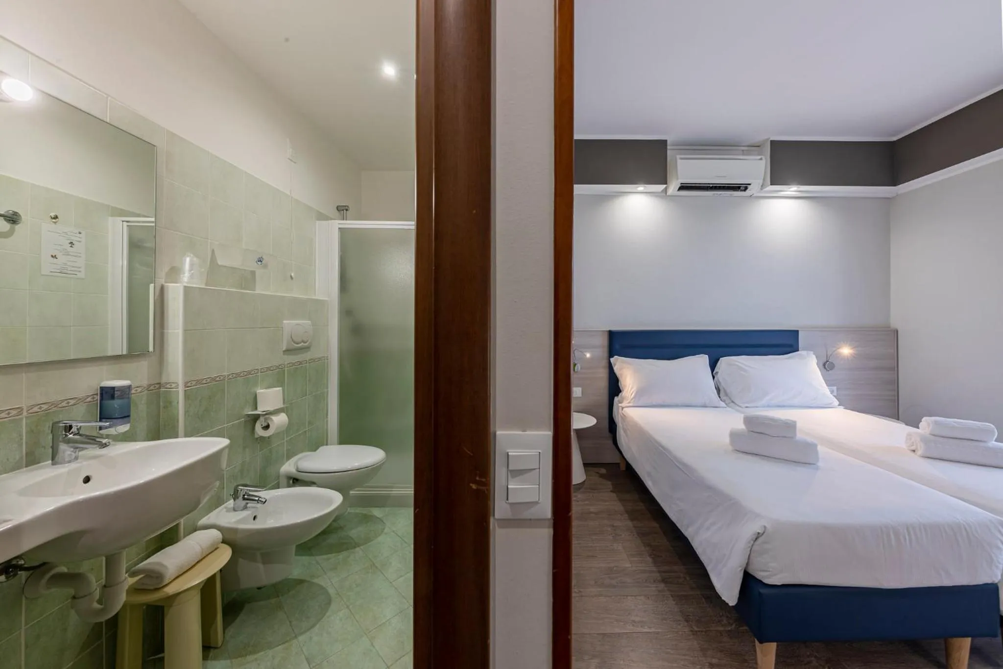 Photo of the whole room, Bed in Hotel Imperial ***S