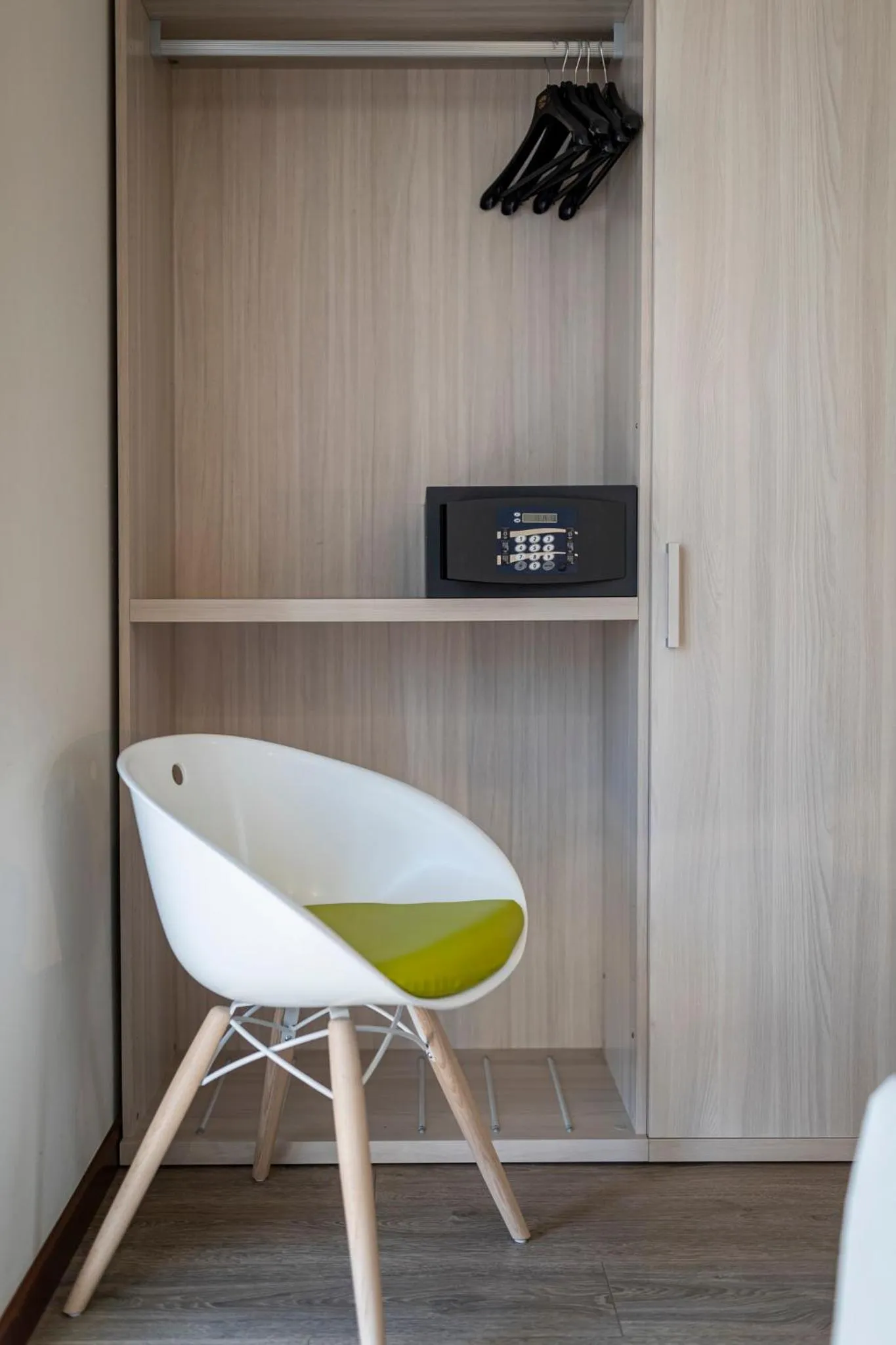 wardrobe in Hotel Imperial ***S