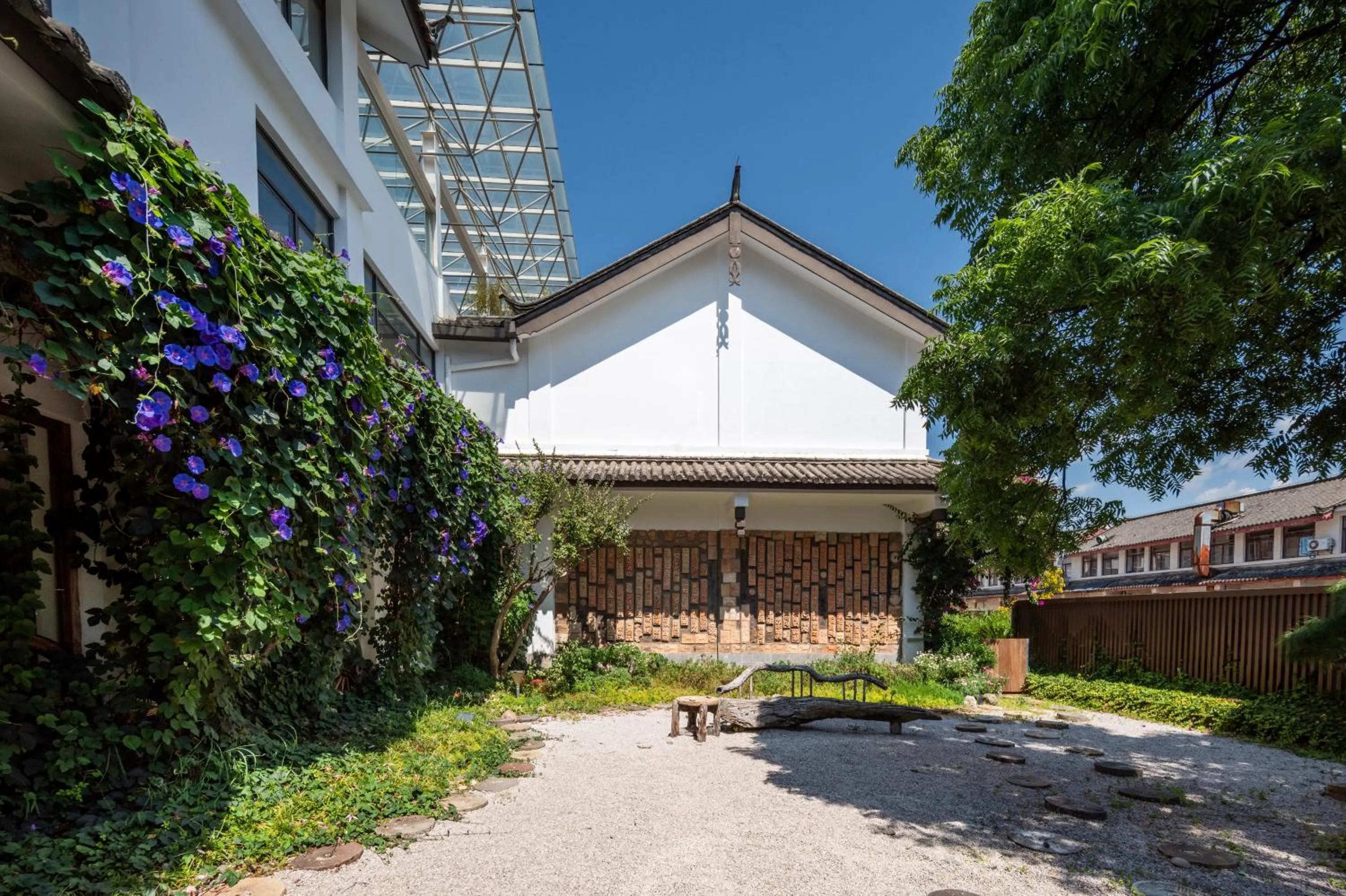 Property building in Huama SSAW Hotel Lijiang