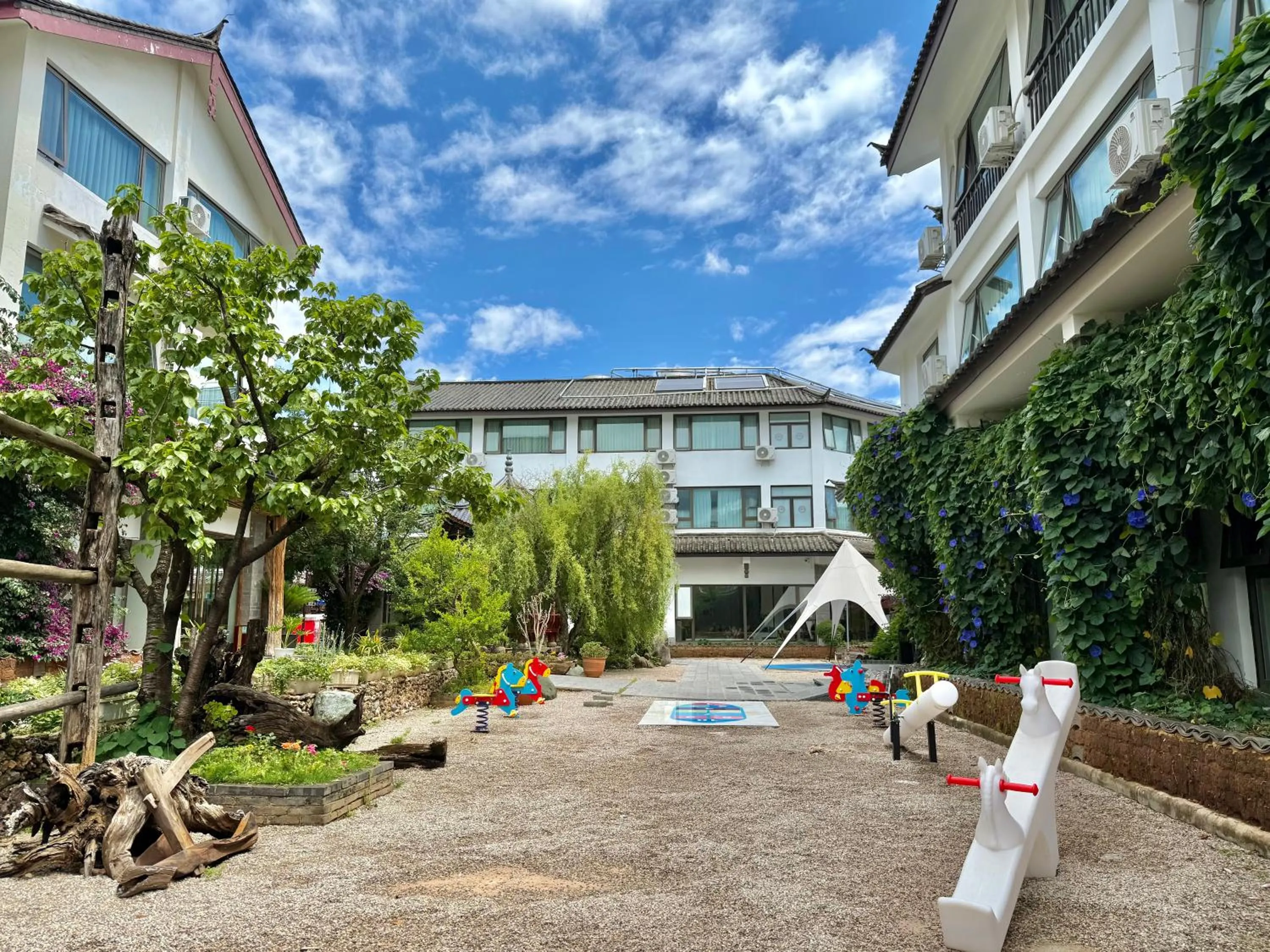 Kids's club in SSAW Hotel in Lijiang Ancient Town-Offers special clothing fittings and photo sessions - Provides travel arrangements - Includes extra bed service