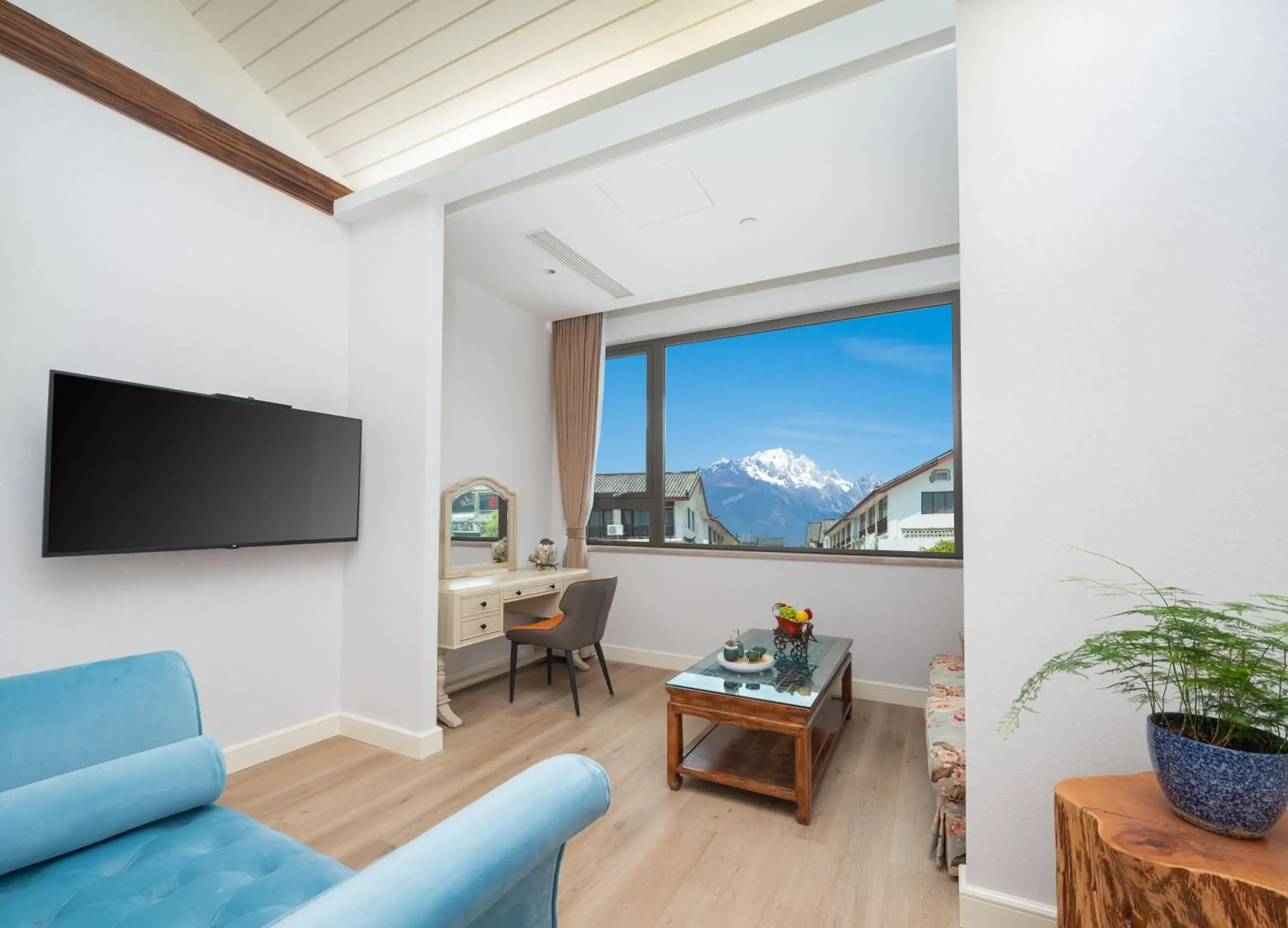 Mountain view in Huama SSAW Hotel Lijiang Mountain view in Huama SSAW Hotel Lijiang