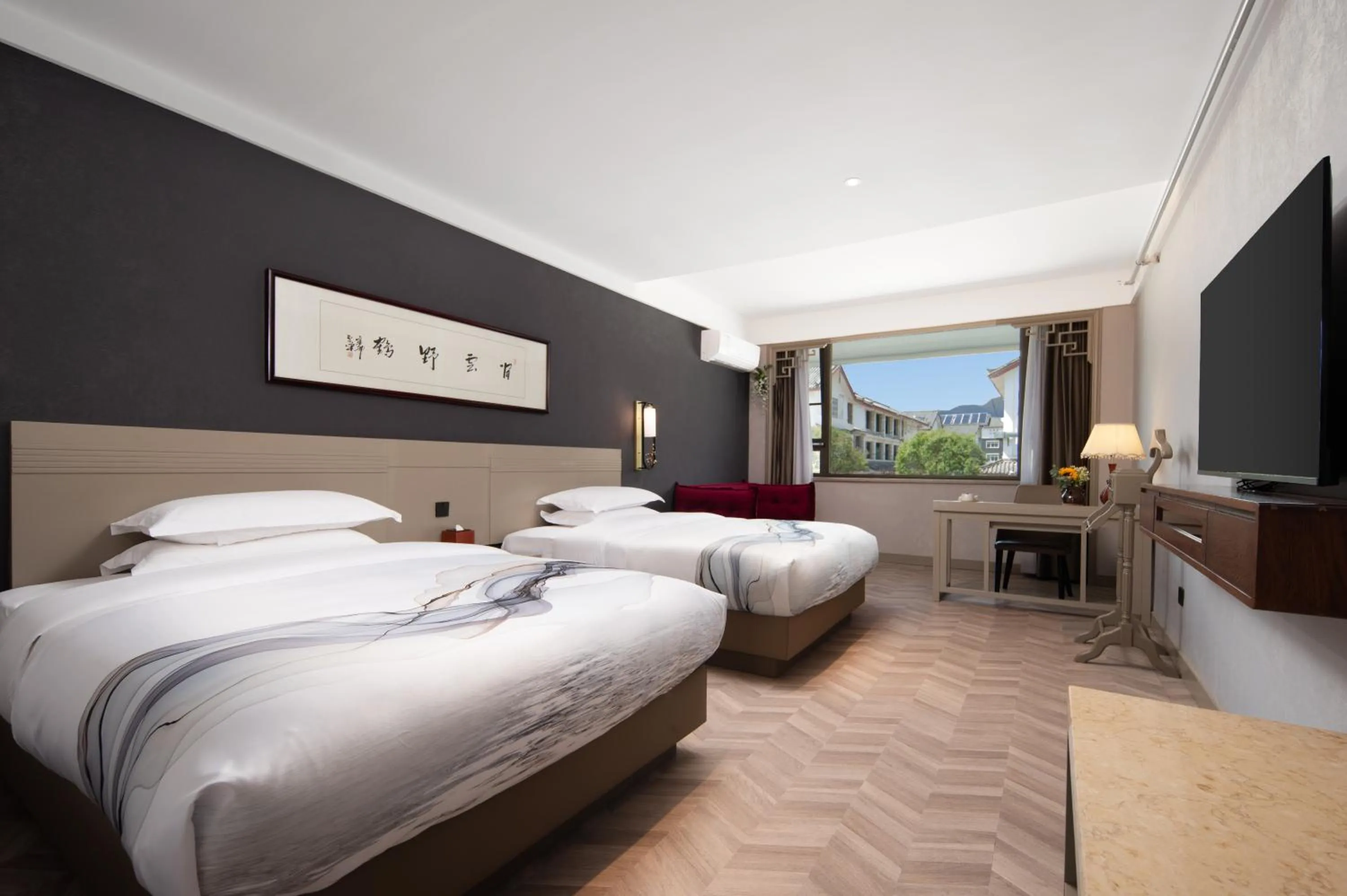 Photo of the whole room, Bed in Huama SSAW Hotel Lijiang