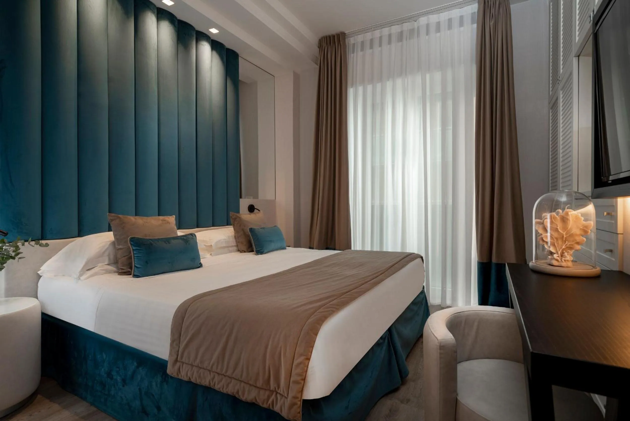 Bedroom, Bed in Hotel Lungomare