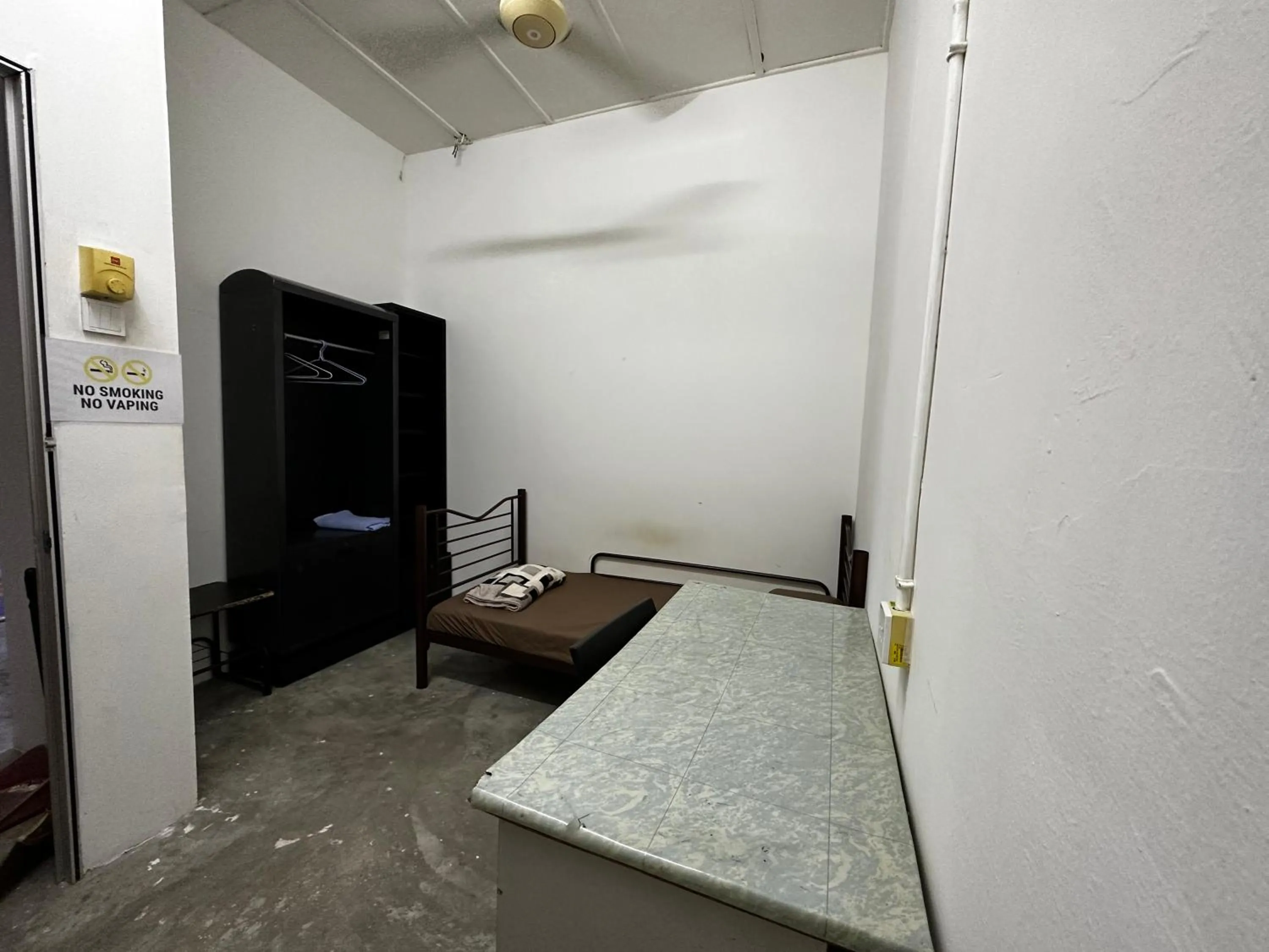 Photo of the whole room, Bed in Jiaxin Dormitory - Puteri Wangsa 家馨旅舍