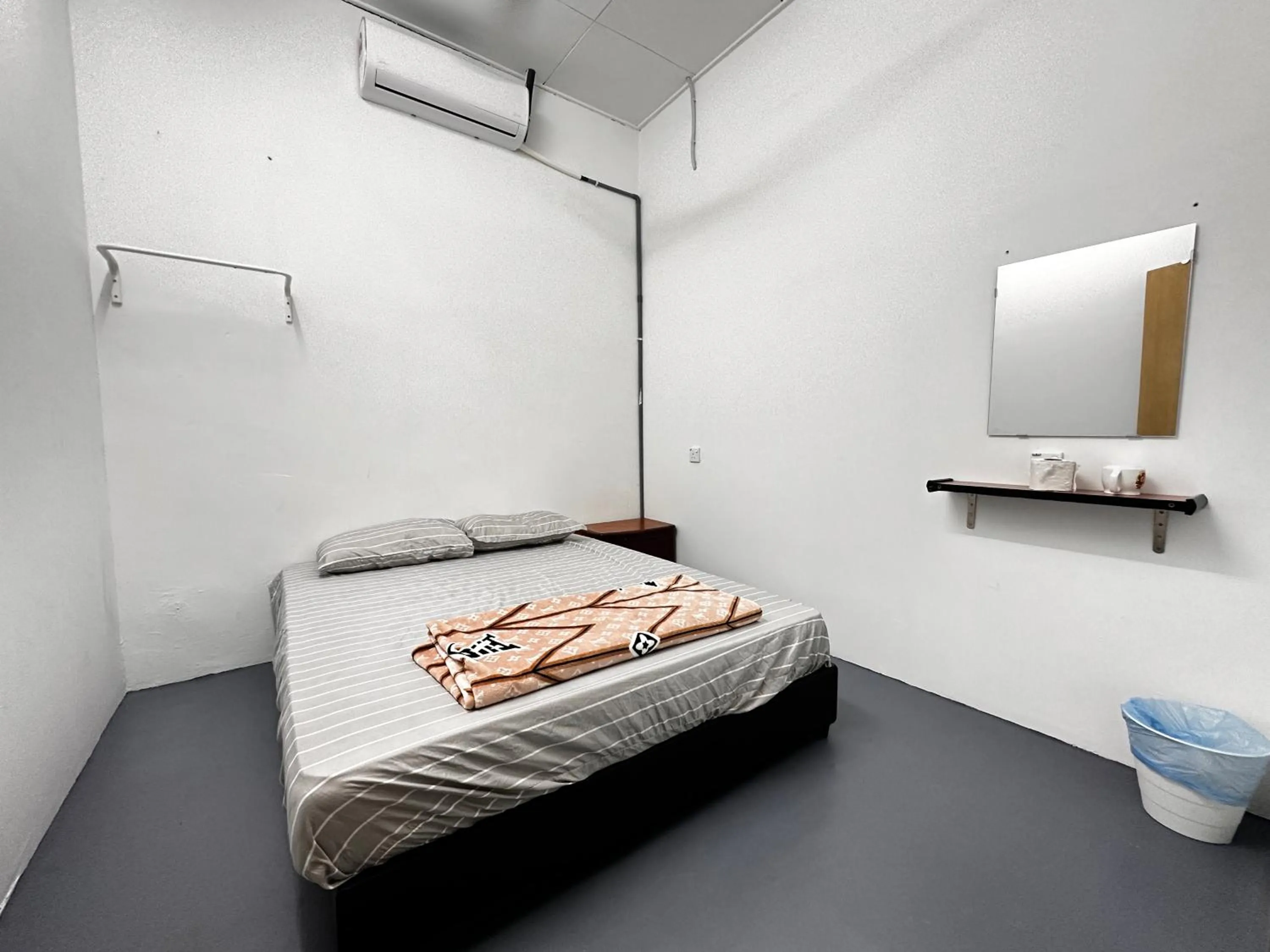Bed in Jiaxin Dormitory - Puteri Wangsa 家馨旅舍