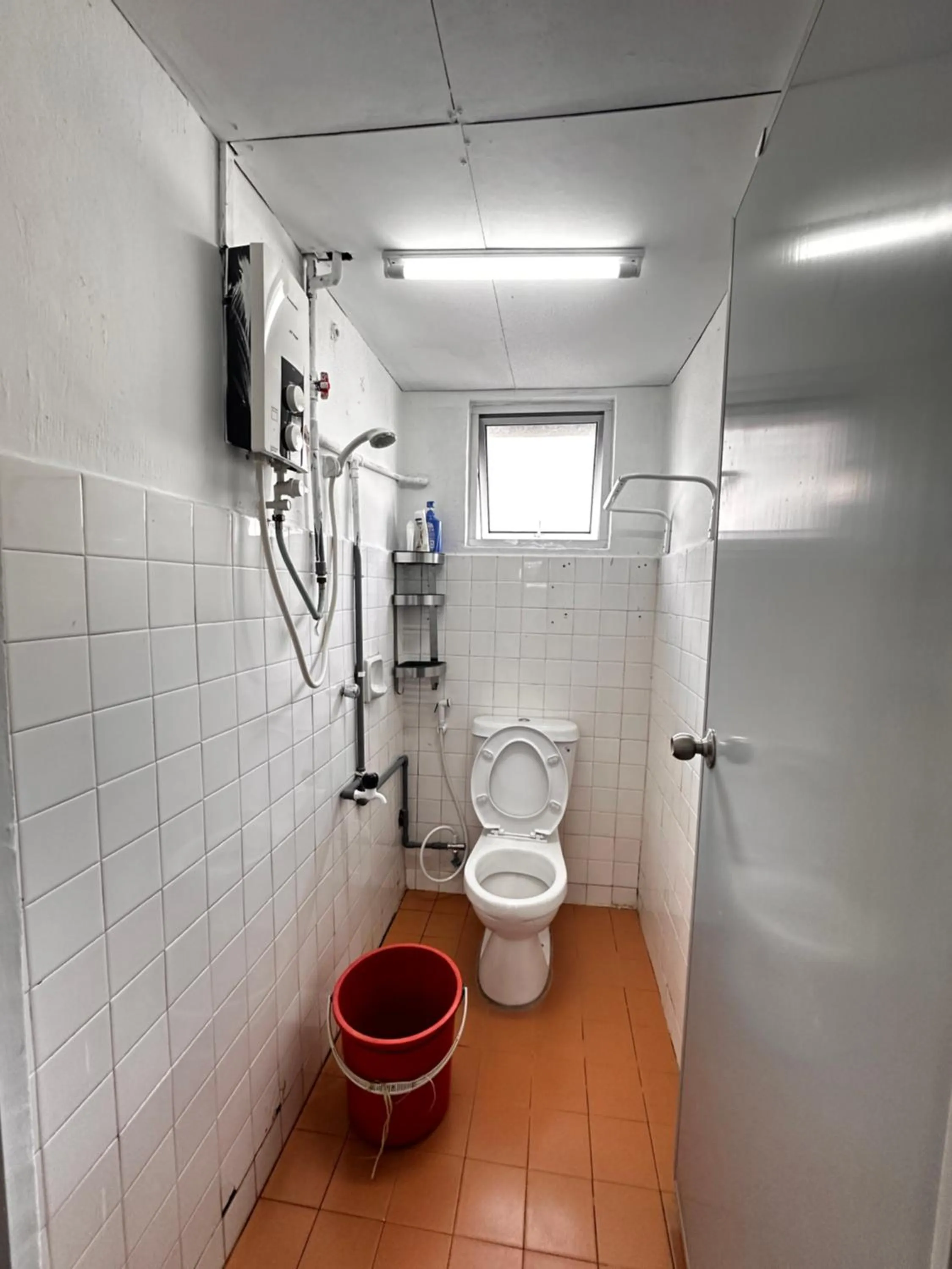 Shower in Jiaxin Dormitory - Puteri Wangsa 家馨旅舍