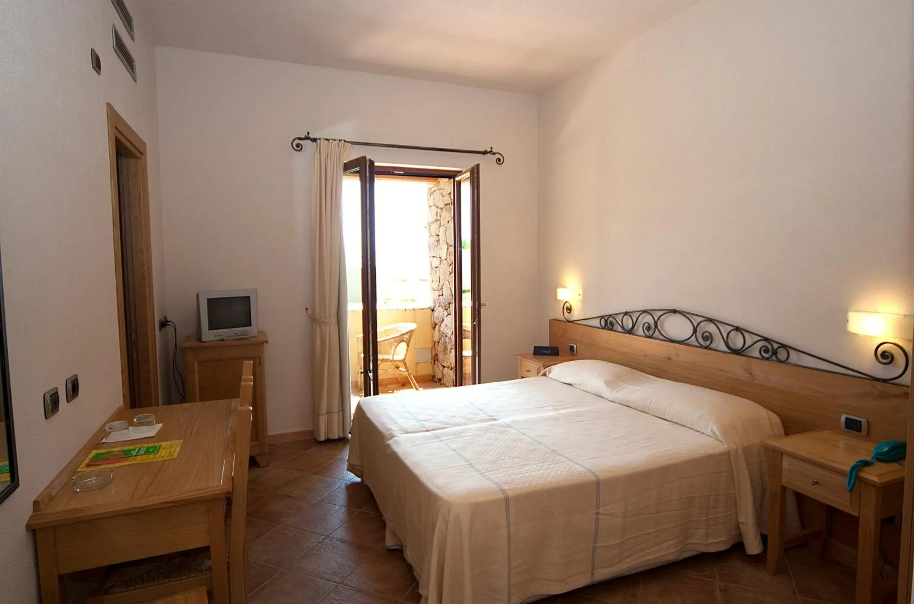 Photo of the whole room in Hotel Villa Gustui Maris Photo of the whole room in Hotel Villa Gustui Maris