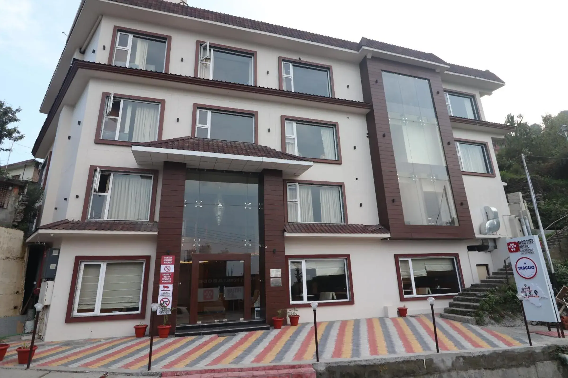 Property building in Mastiff Hotel, Dalhousie Property building in Mastiff Hotel, Dalhousie