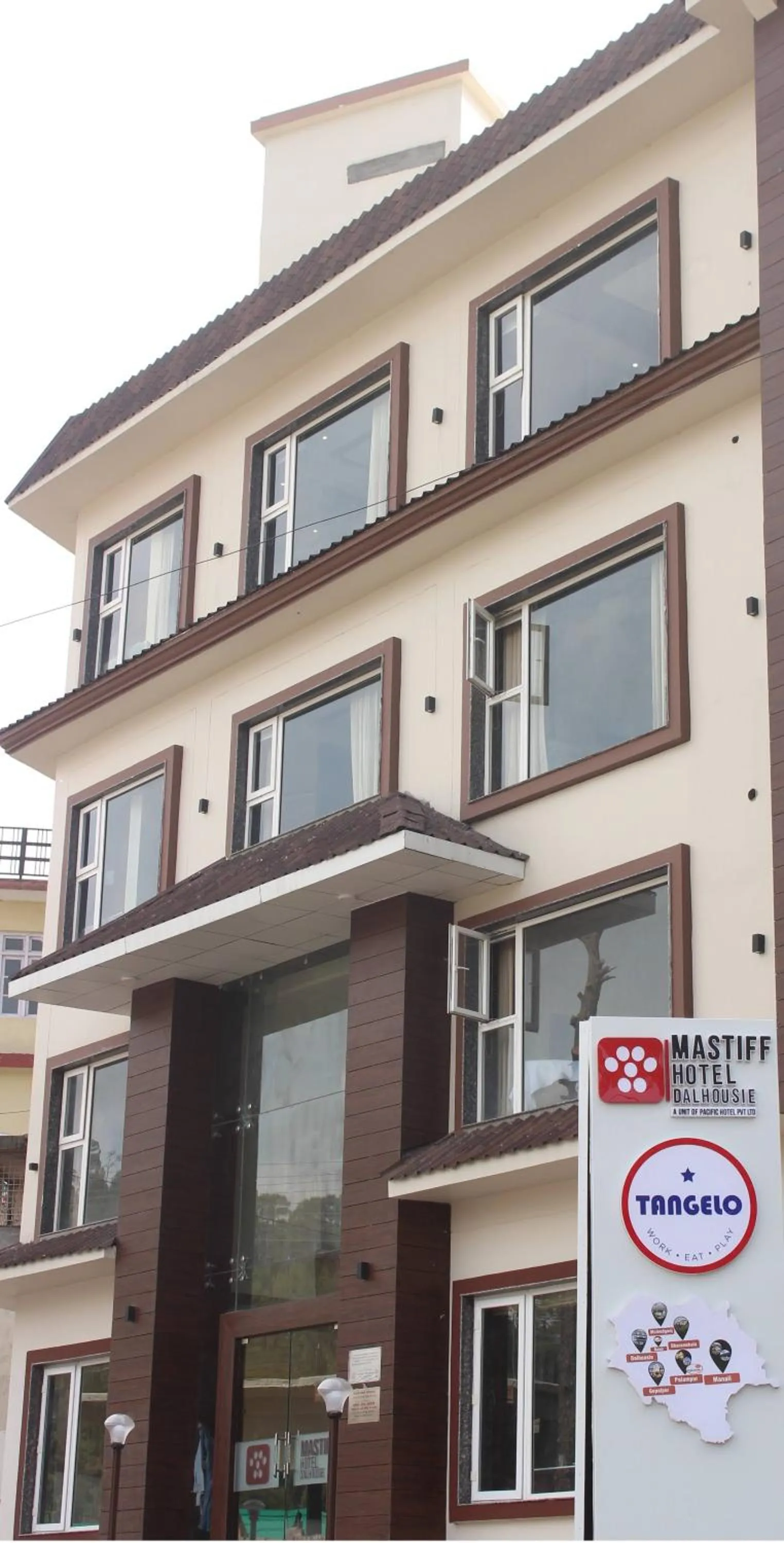 Property building in Mastiff Hotel, Dalhousie