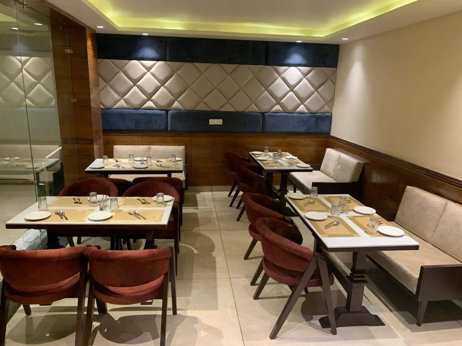 Restaurant/places to eat in Mastiff Hotel, Dalhousie Restaurant/places to eat in Mastiff Hotel, Dalhousie