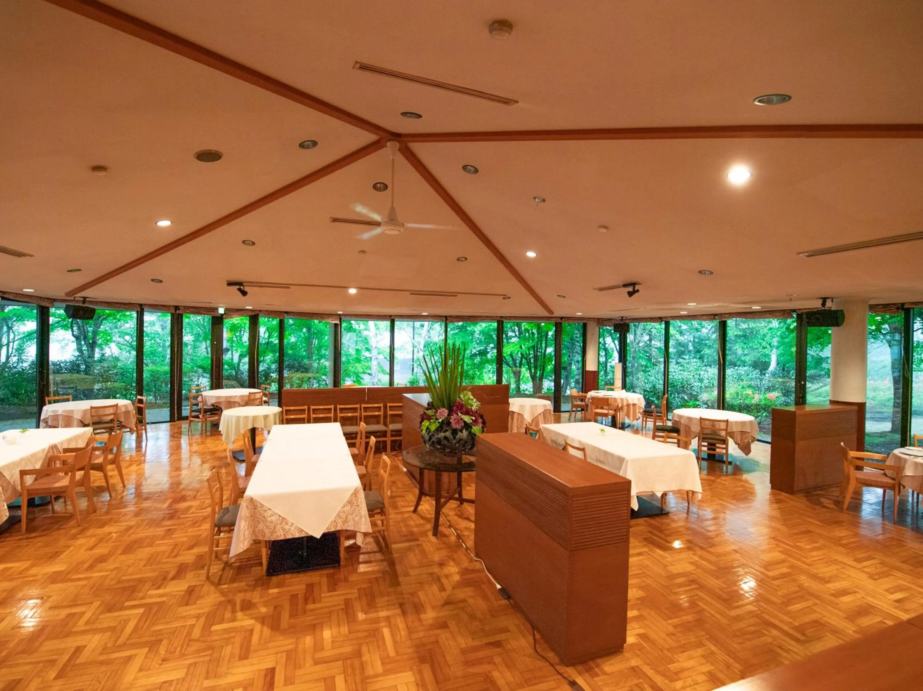 Restaurant/places to eat in Tabist Hotel Colosseum Inn Tateshina