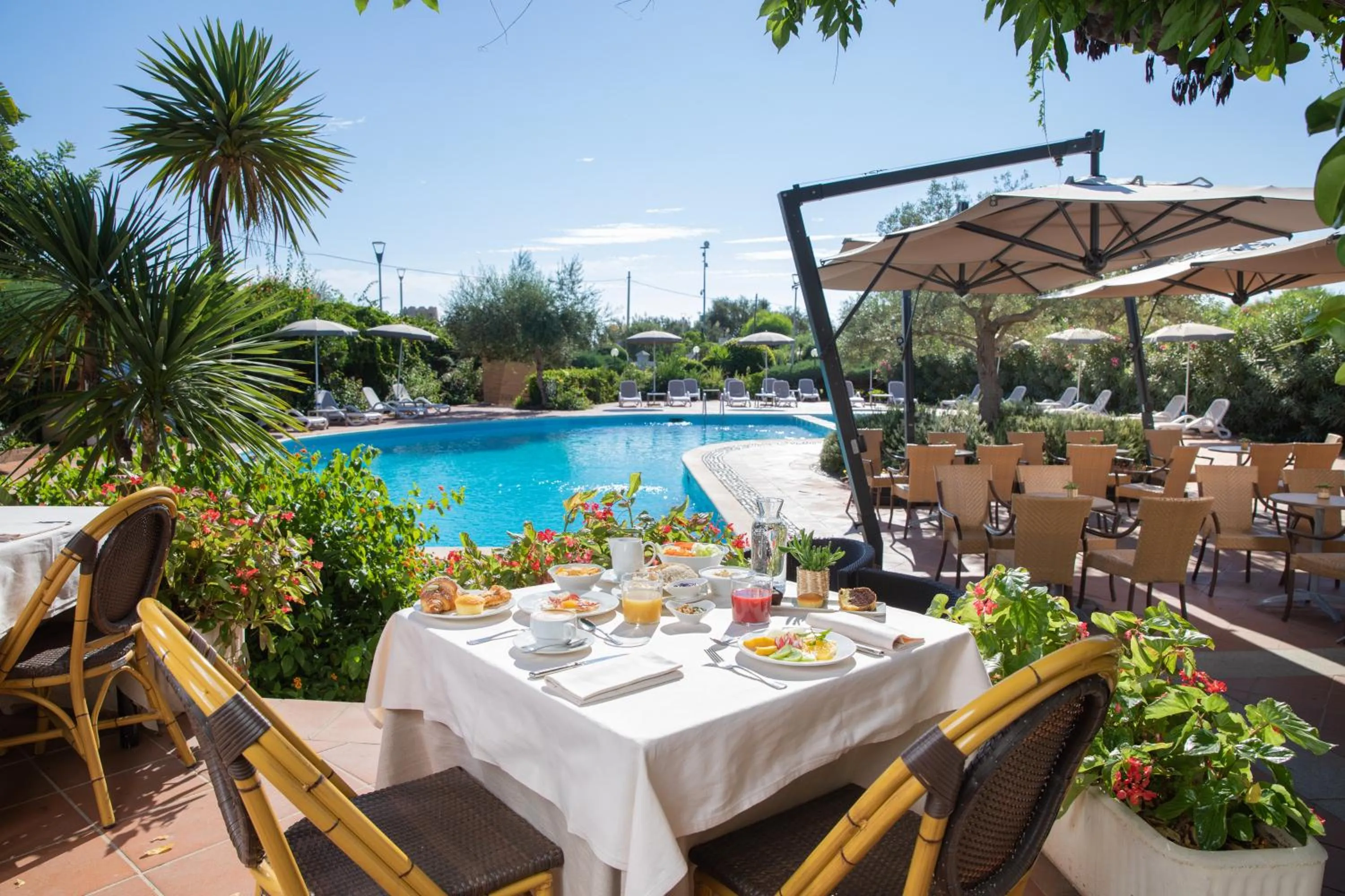 Restaurant/places to eat in Hotel la Torre