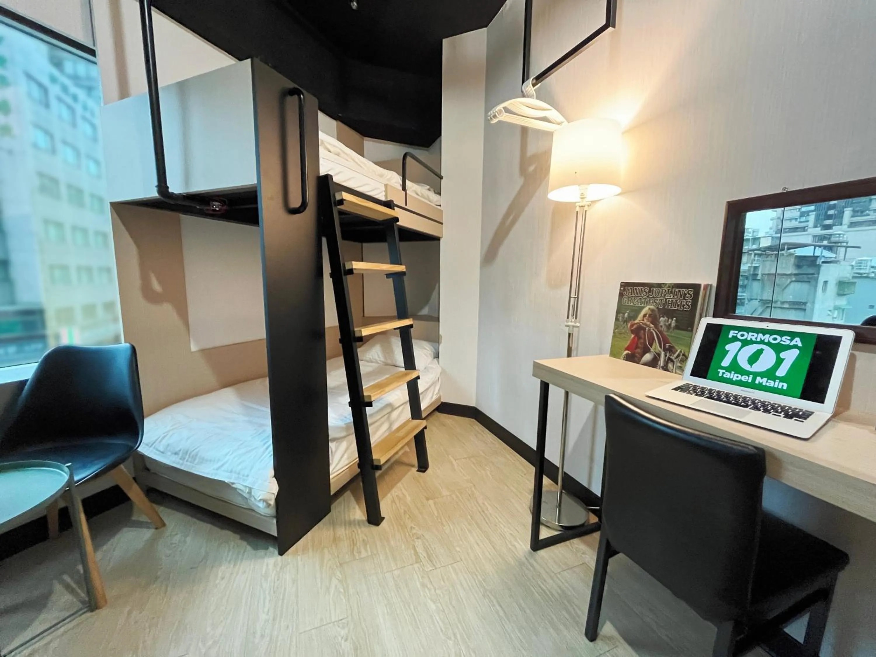 Bed in Formosa 101 Taipei Main Branch