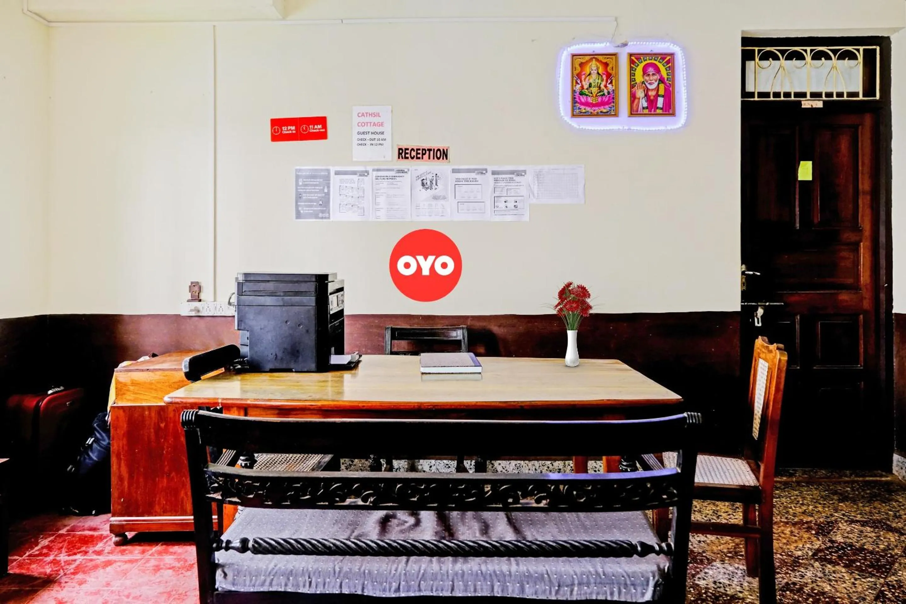 Lobby or reception in Hotel O Cathsil Cottages