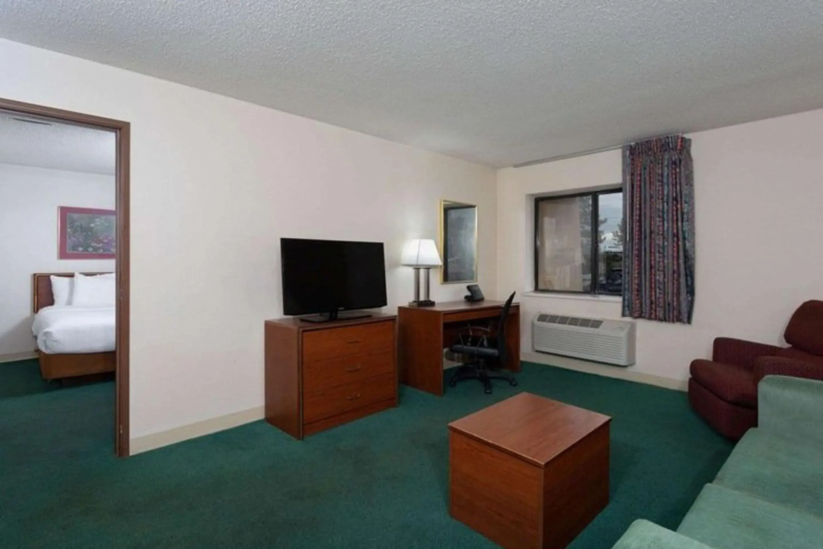 TV and multimedia, TV/Entertainment Center in Norwood Inn & Suites Indianapolis East Post Drive