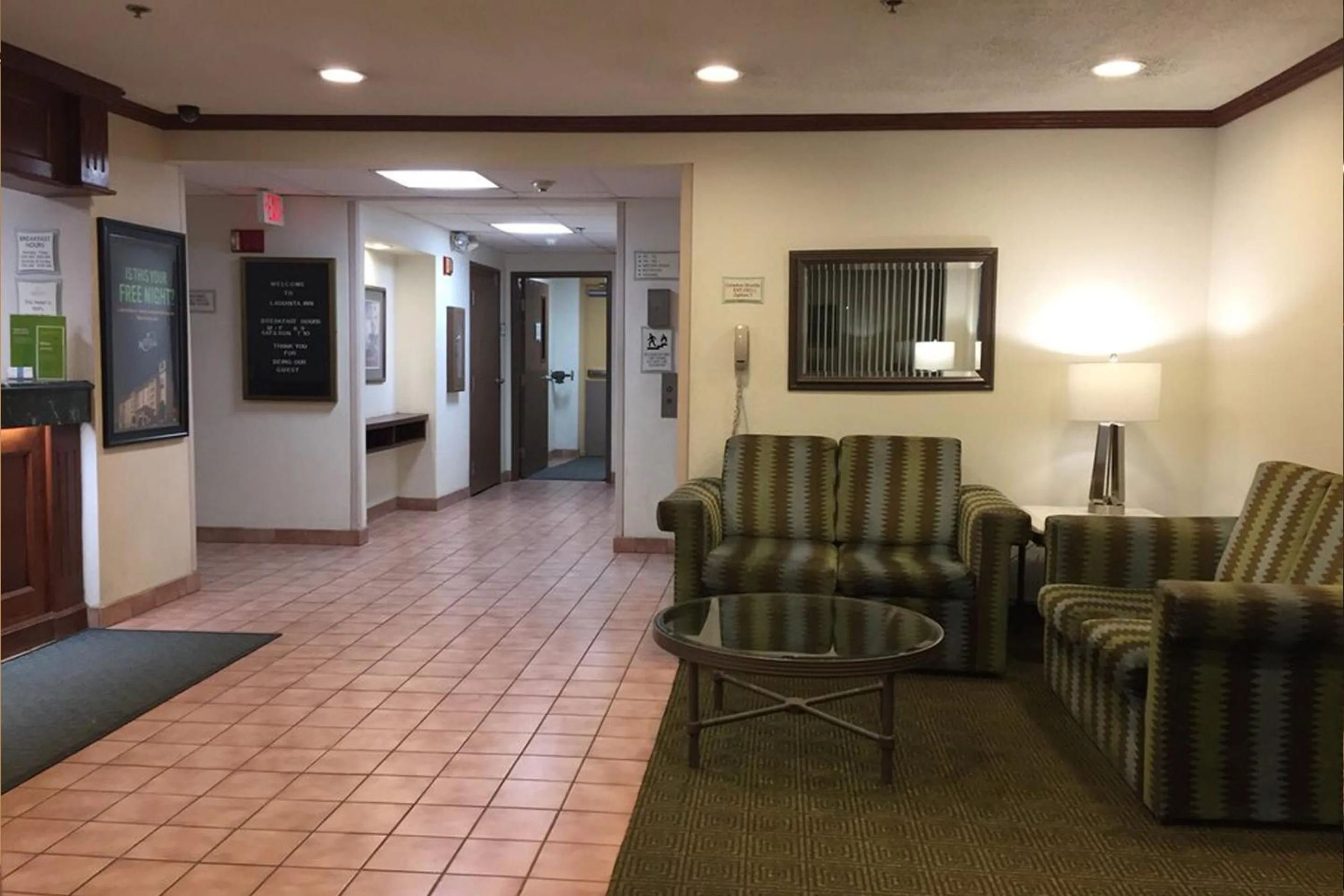 Seating Area in Norwood Inn & Suites Indianapolis East Post Drive