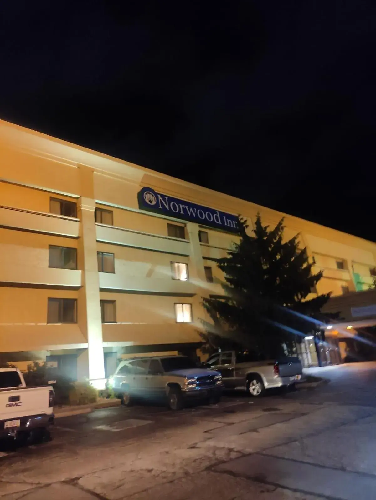 Property Building in Norwood Inn & Suites Indianapolis East Post Drive