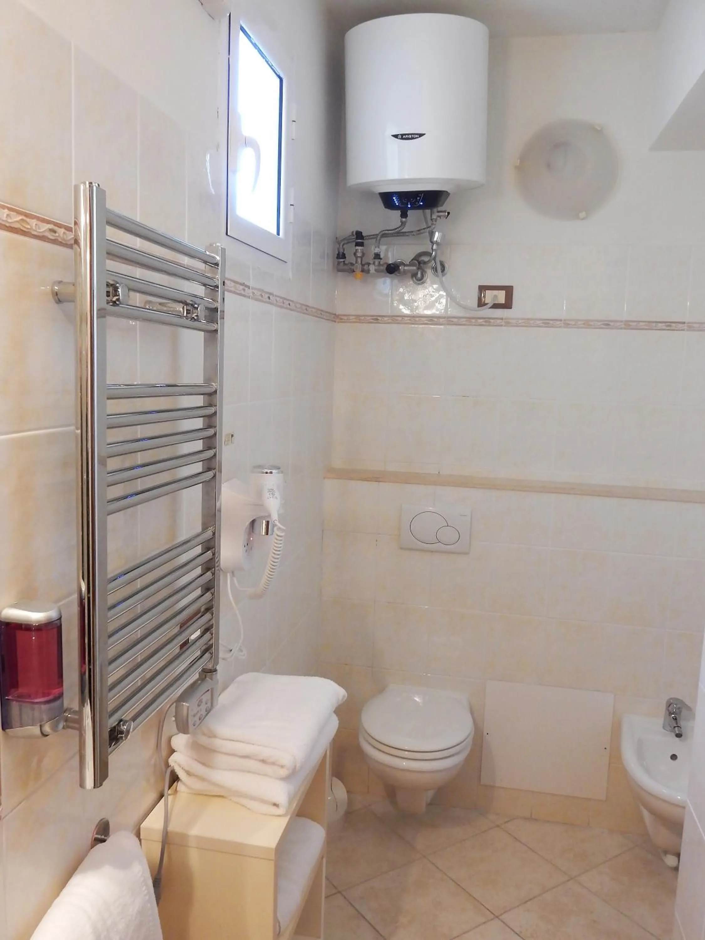 Bathroom in Hotel Kaly