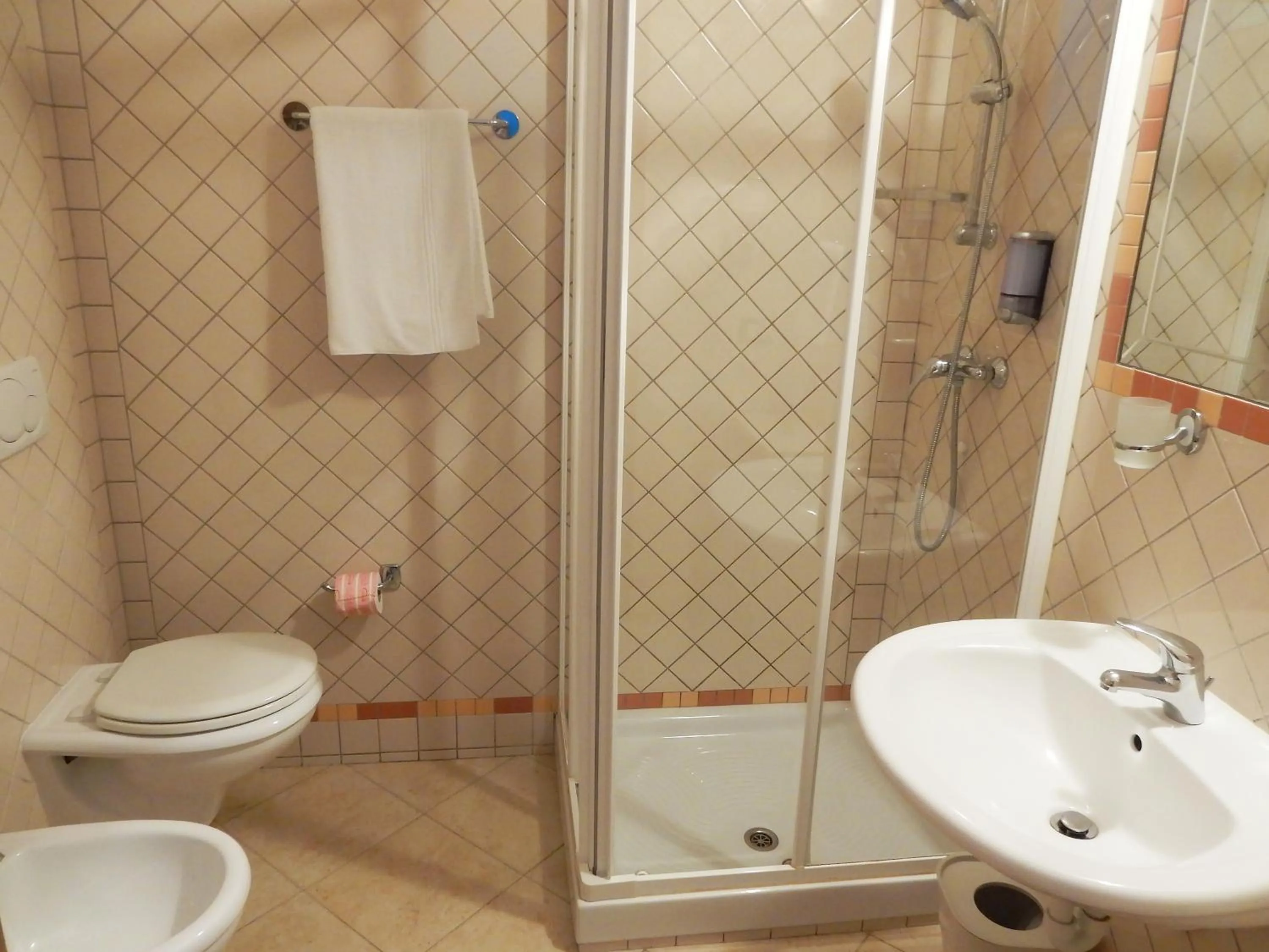 Shower in Hotel Kaly