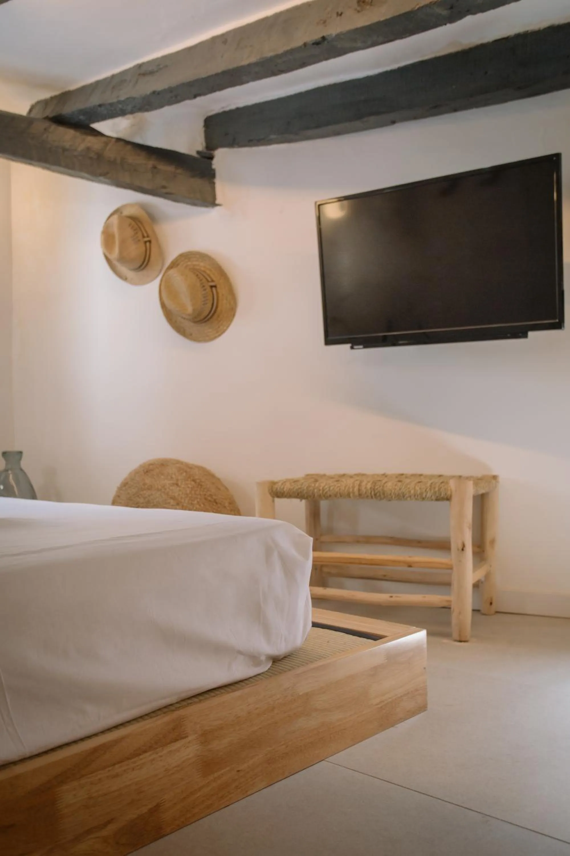 Bedroom, Bed in Mayor 36 by Seaward Suites