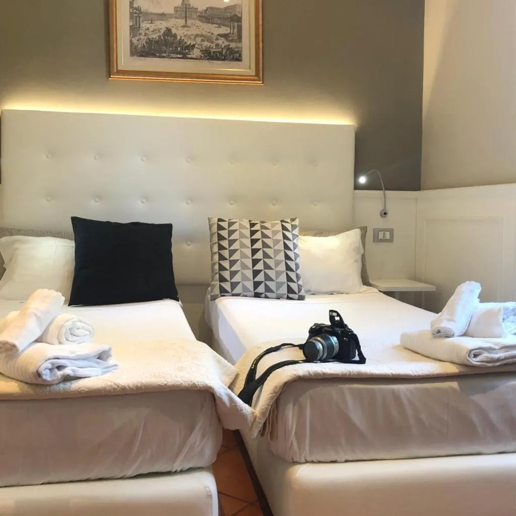 Photo of the whole room, Bed in 207 Inn