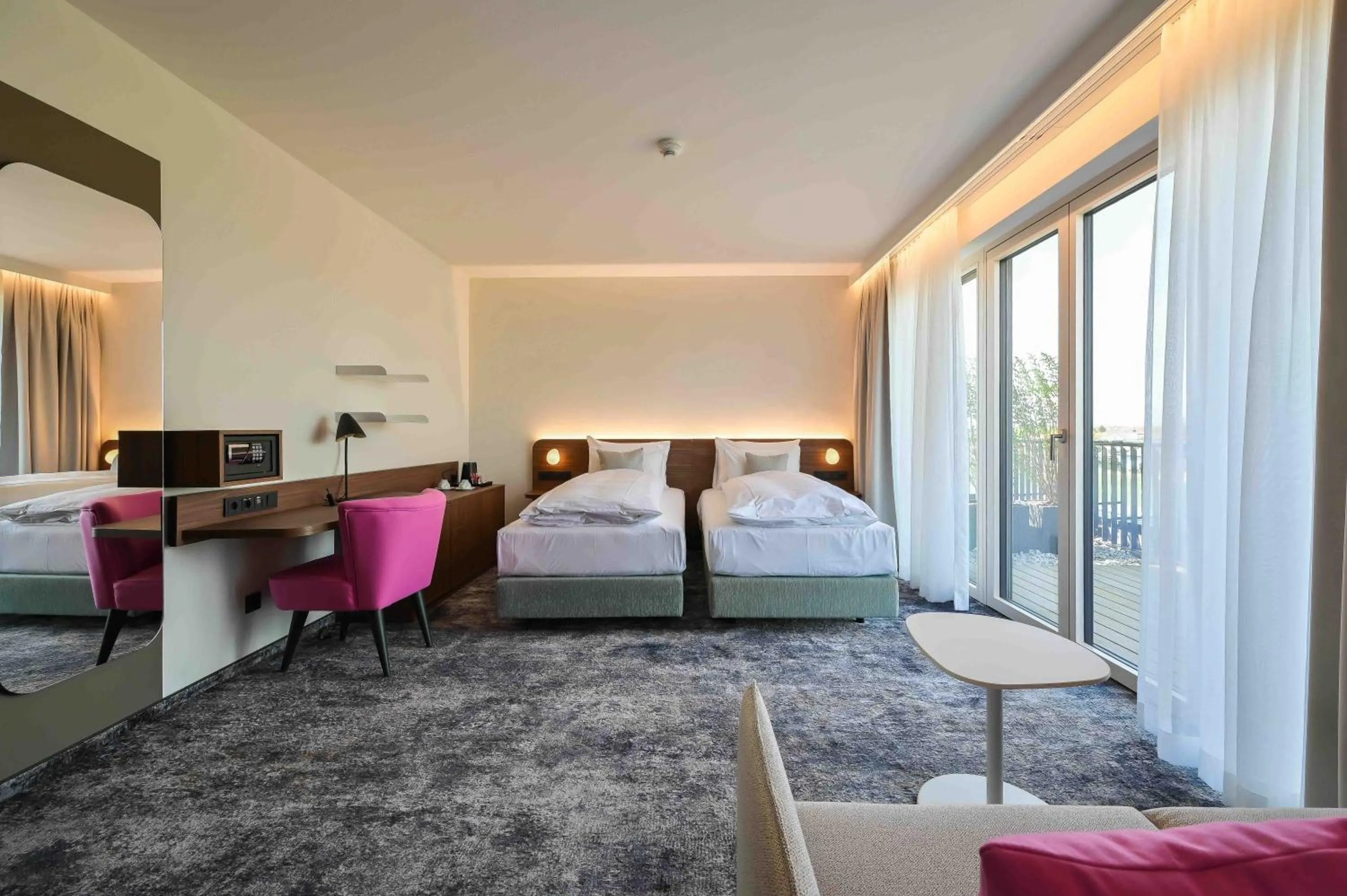 Photo of the whole room, Bed in Hotel Le Parc