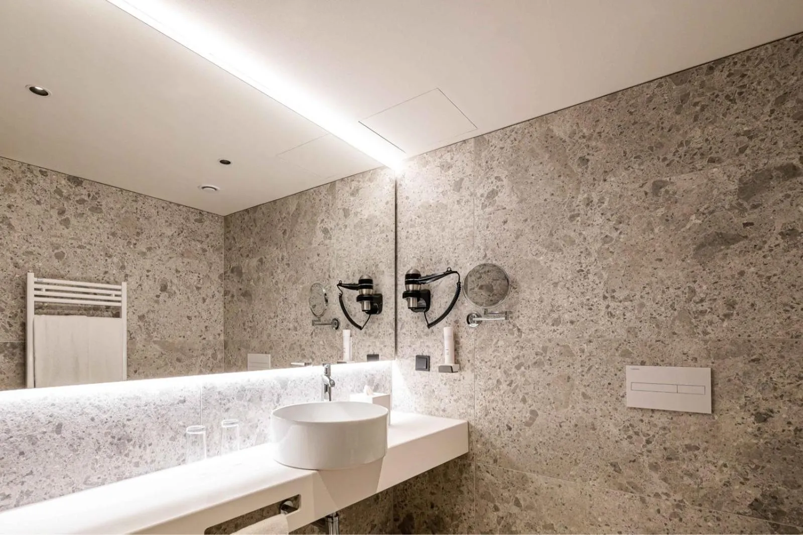 Bathroom in Hotel Le Parc