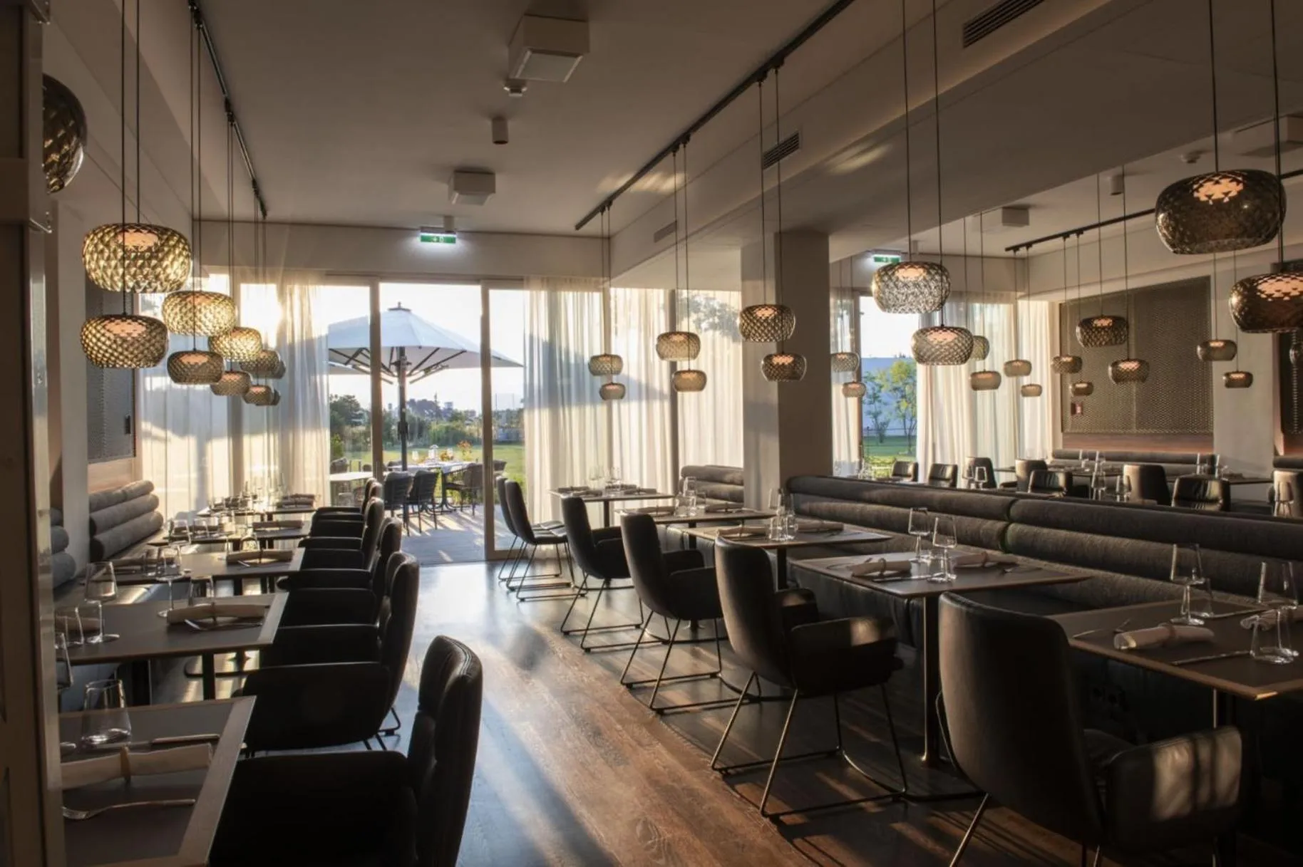 Restaurant/places to eat in Hotel Le Parc