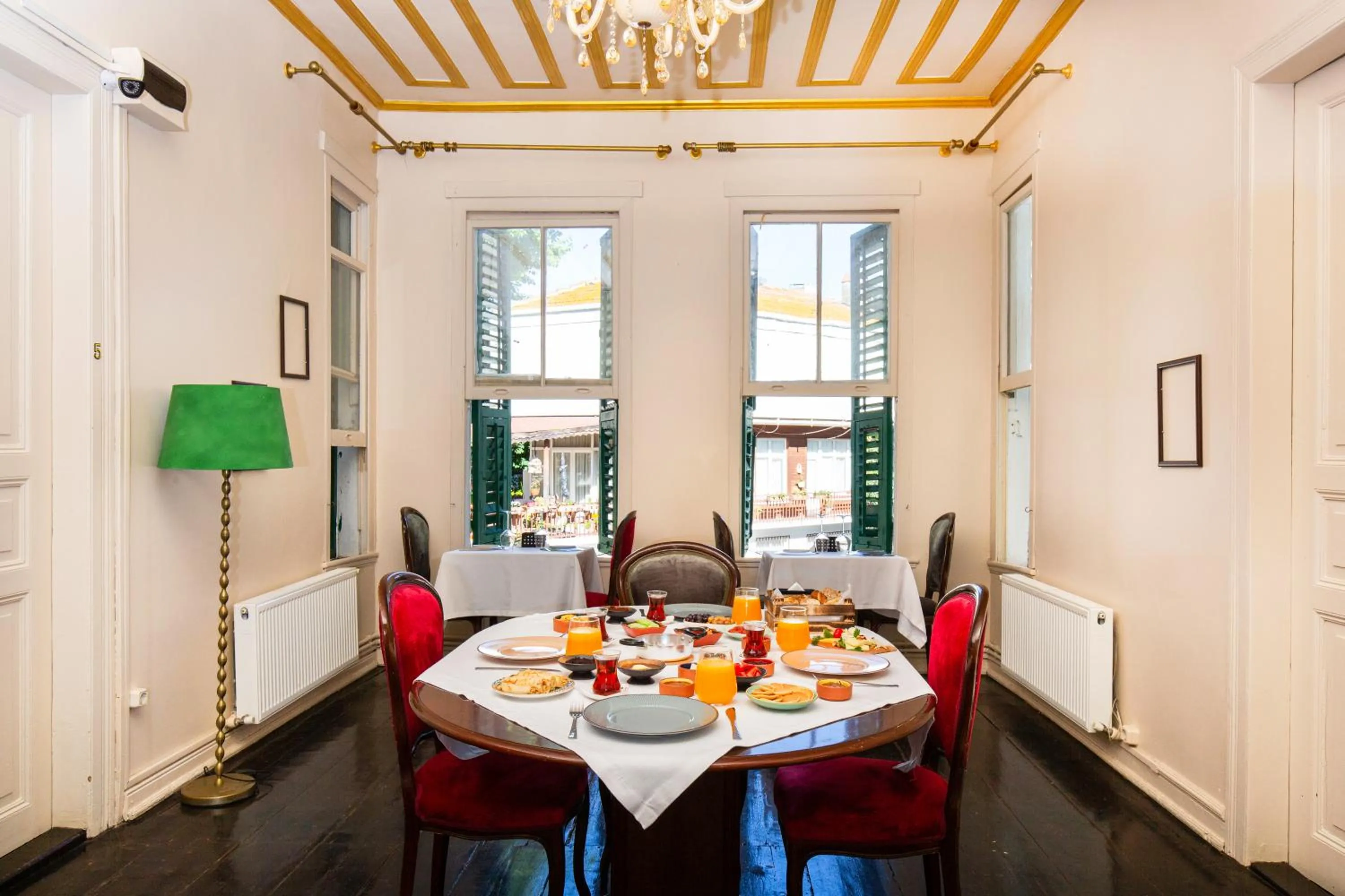 Breakfast in No16 Ada